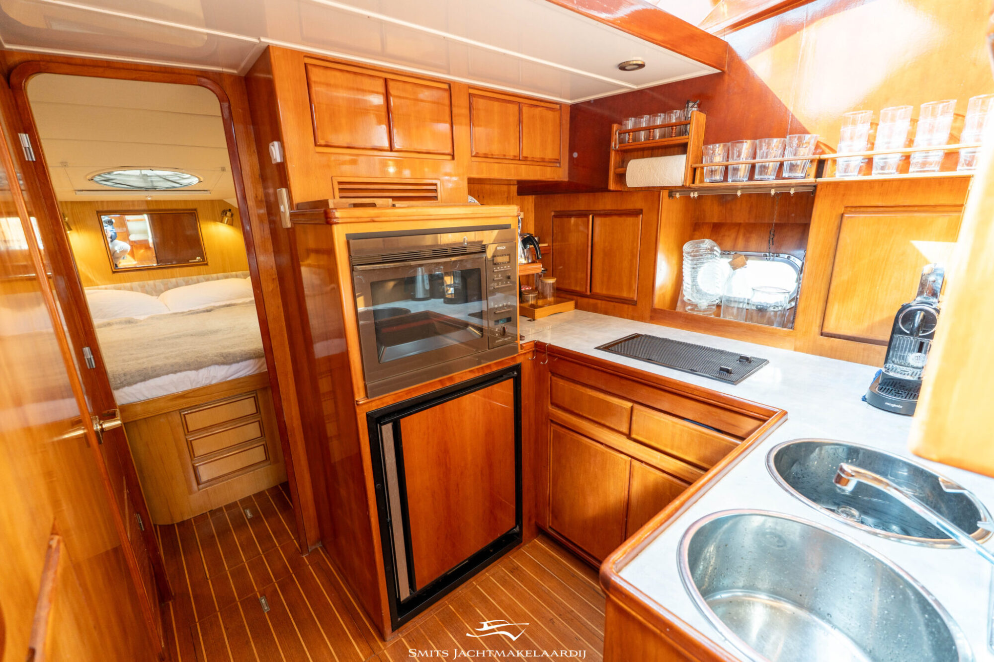 Astor 37 Flybridge 1996 – ruim sportjacht met twee hutten - Foto 21