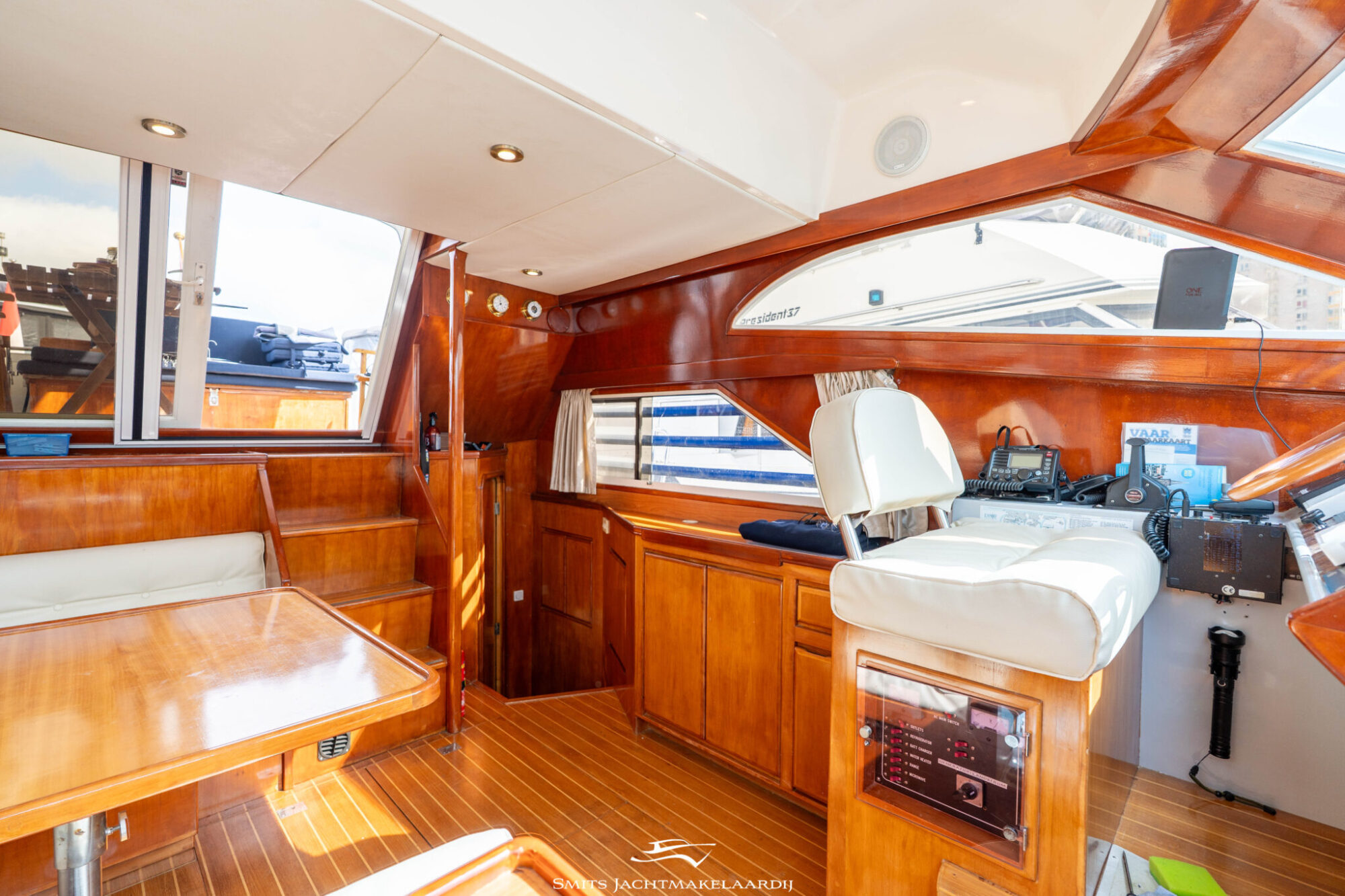 Astor 37 Flybridge 1996 – ruim sportjacht met twee hutten - Foto 23