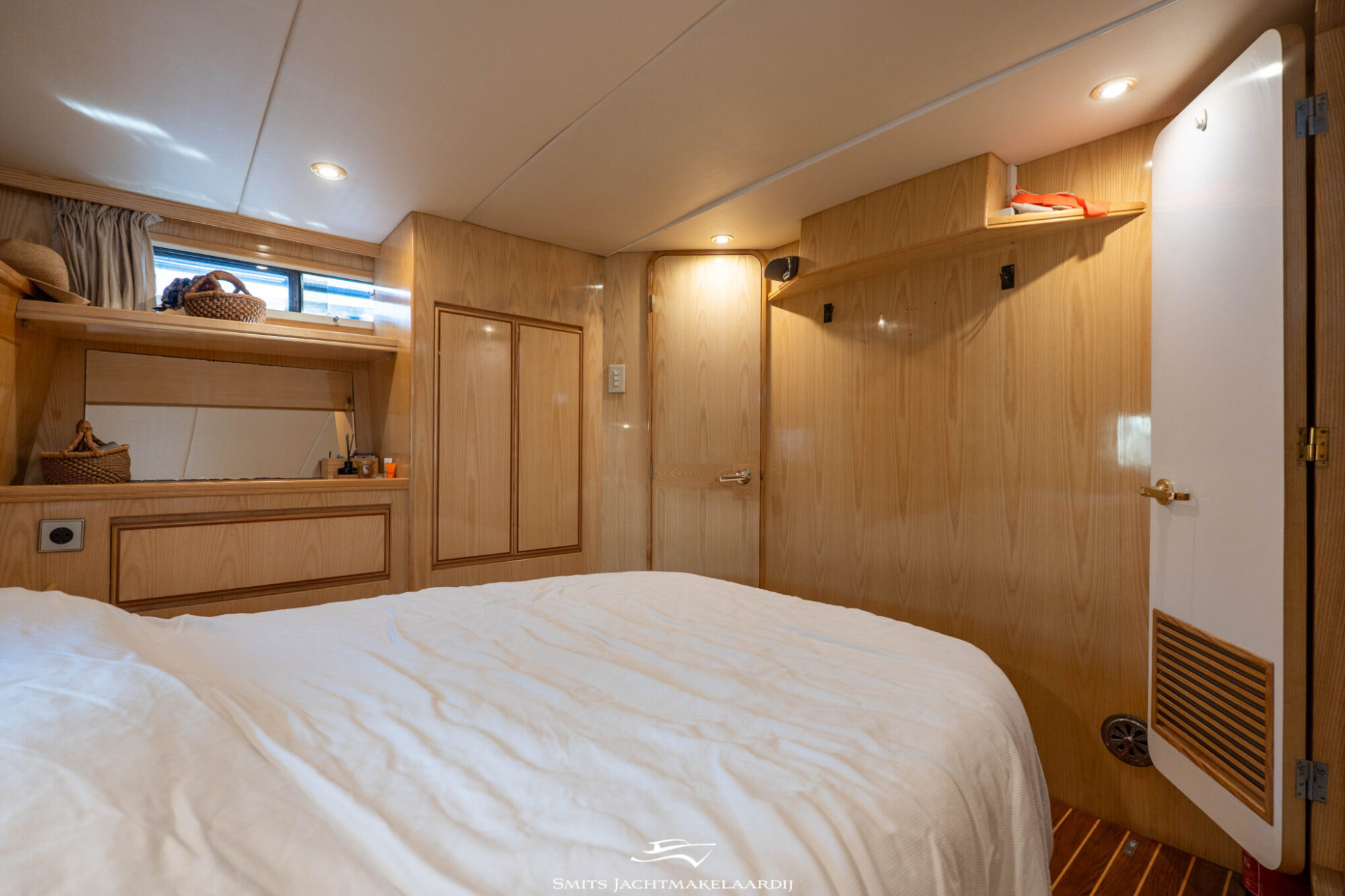 Astor 37 Flybridge 1996 – ruim sportjacht met twee hutten - Foto 28