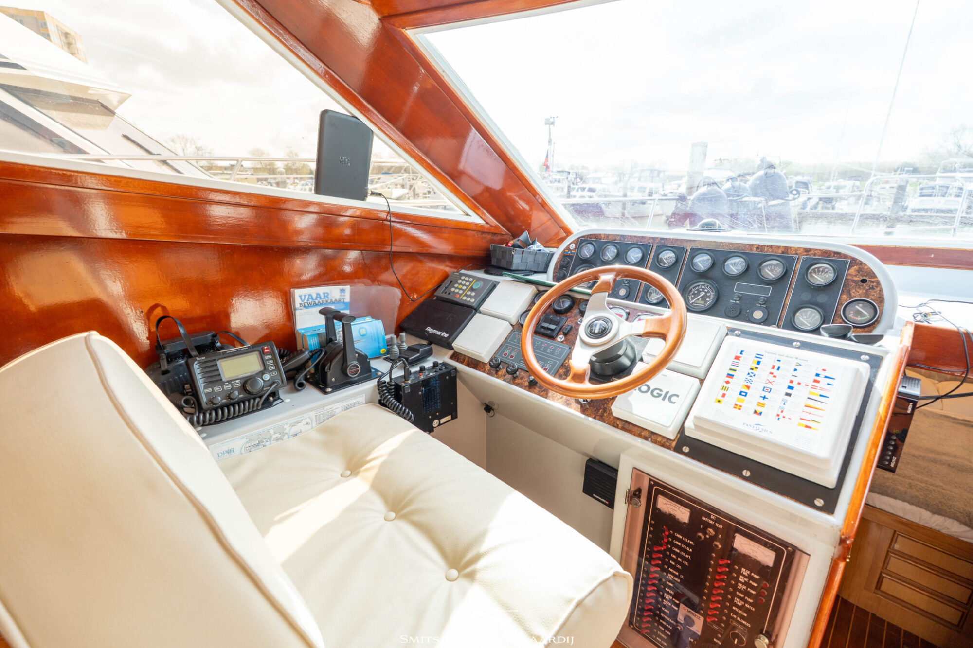 Astor 37 Flybridge 1996 – ruim sportjacht met twee hutten - Foto 7