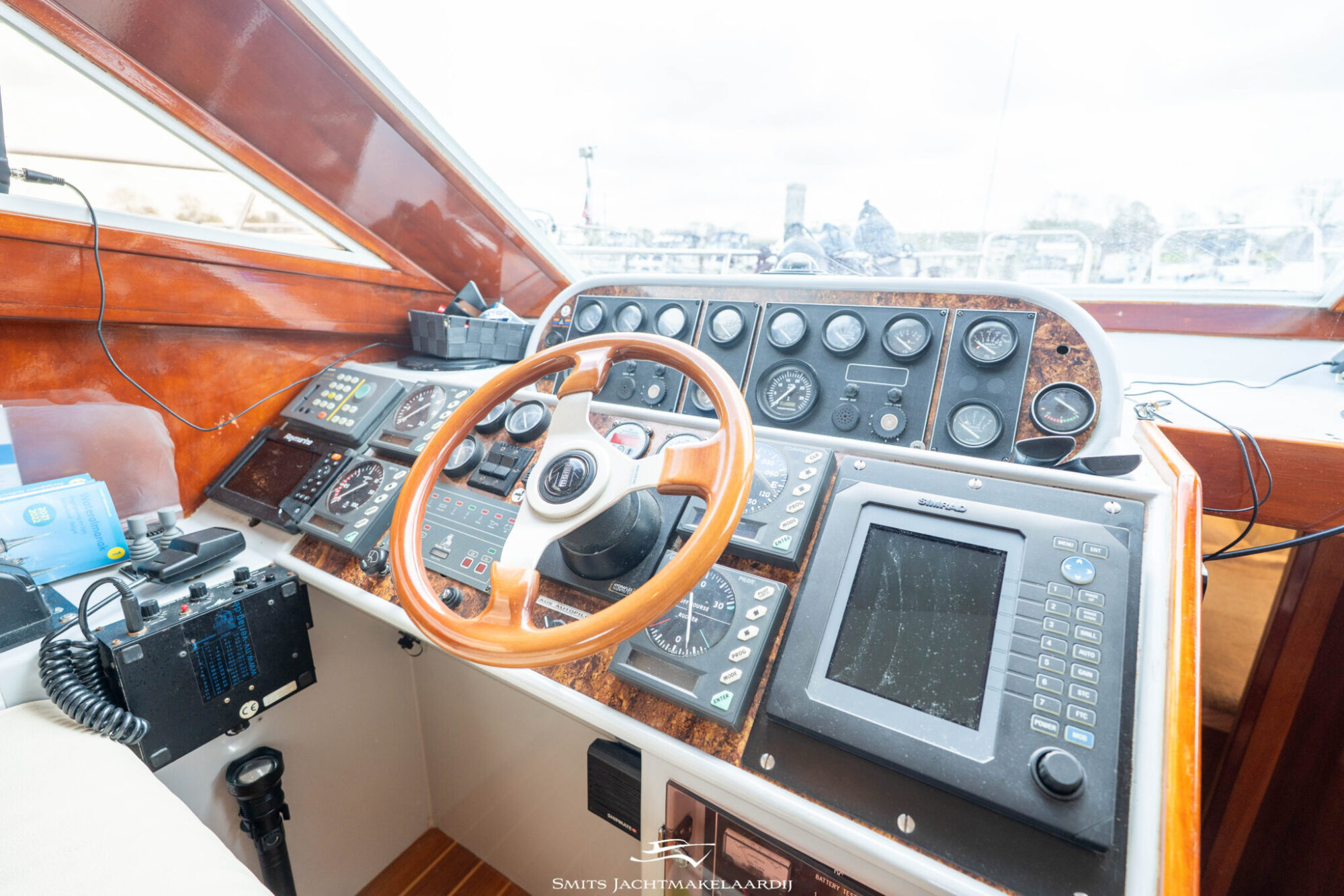 Astor 37 Flybridge 1996 – ruim sportjacht met twee hutten - Foto 8