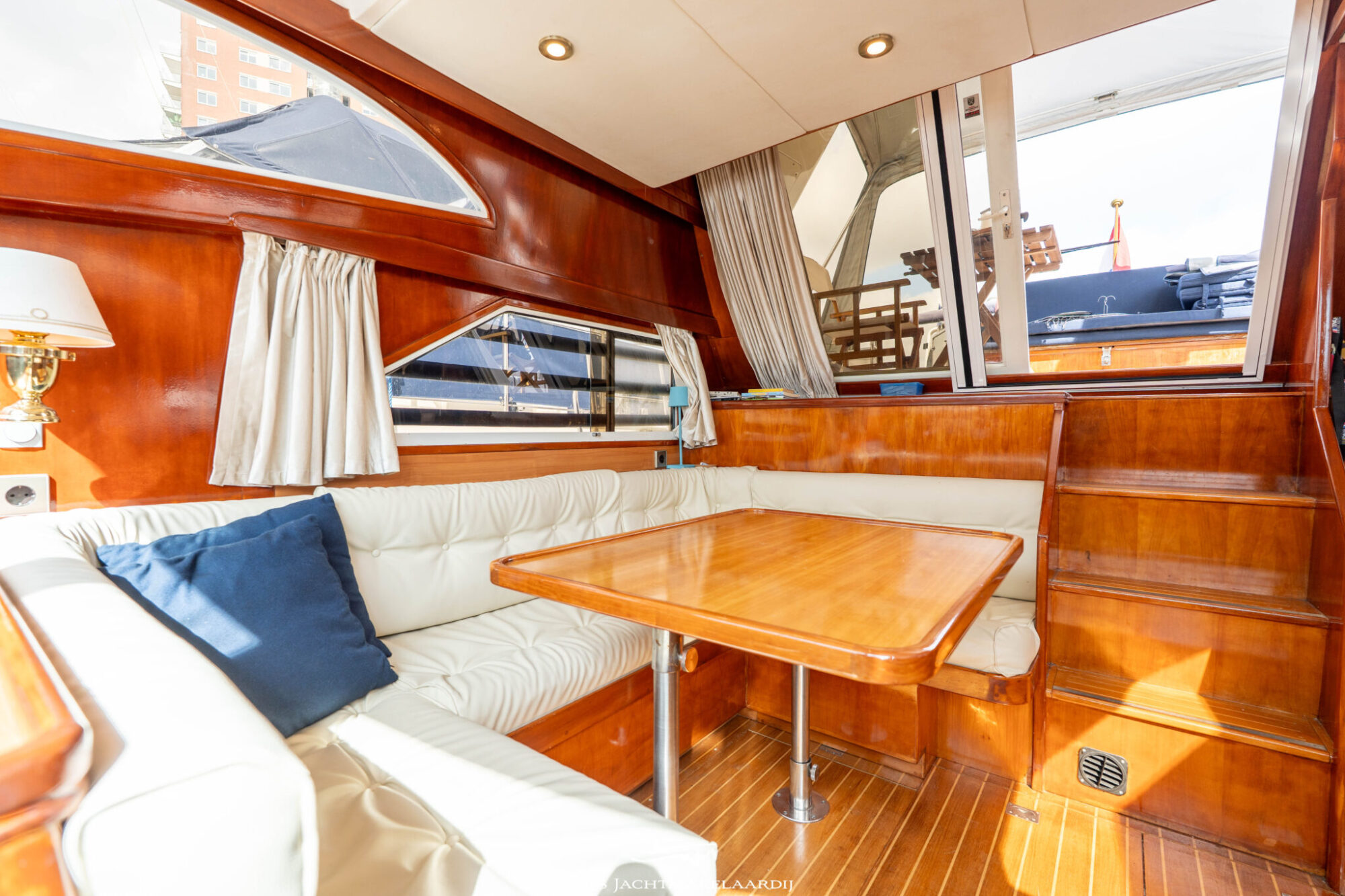 Astor 37 Flybridge 1996 – ruim sportjacht met twee hutten - Foto 9