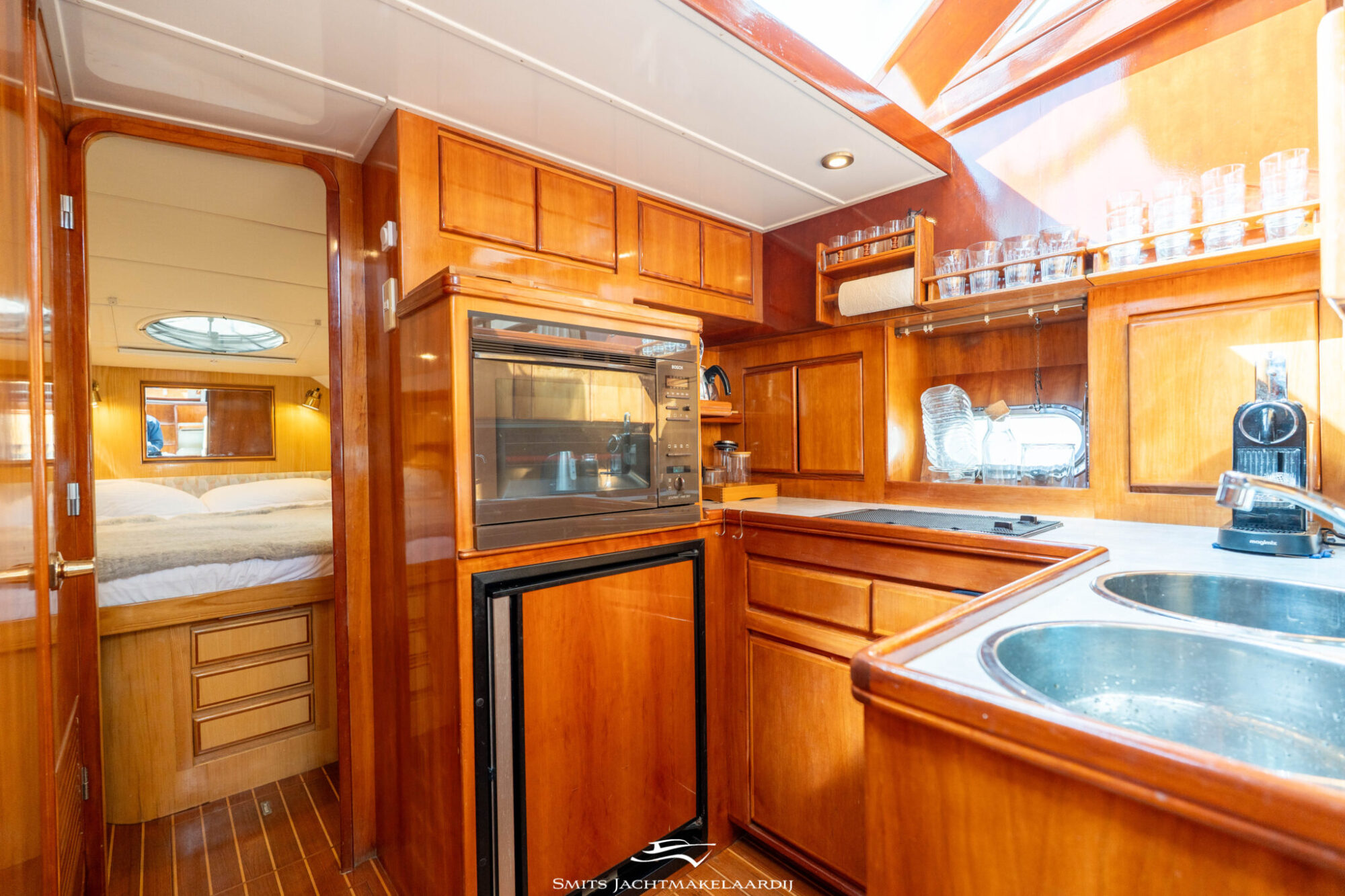 Astor 37 Flybridge 1996 – ruim sportjacht met twee hutten - Foto 10