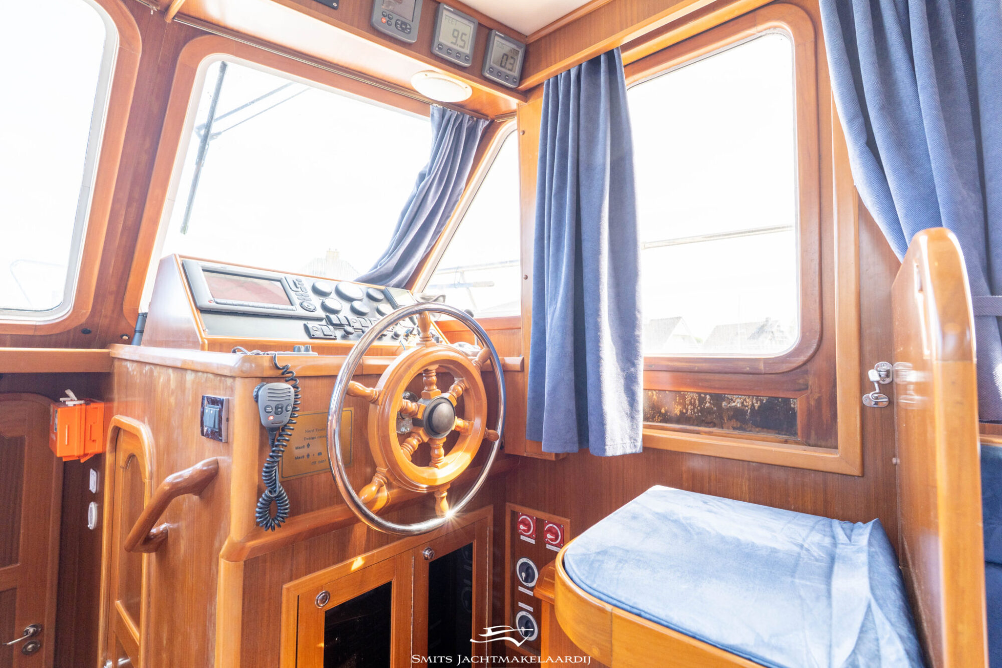 Baltic Trawler 40 Flybridge 2008 – Massief kersen interieur - Foto 11