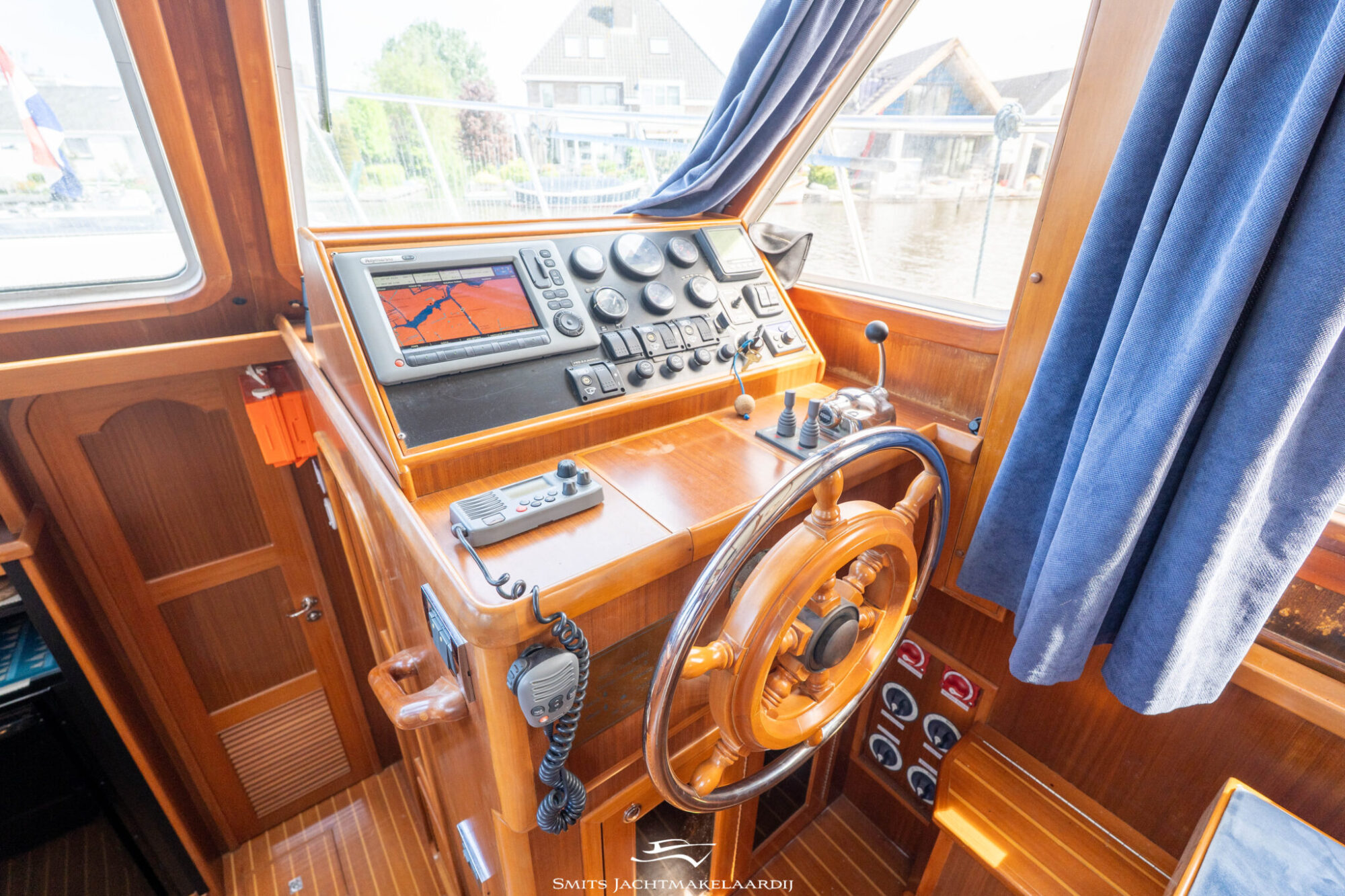 Baltic Trawler 40 Flybridge 2008 – Massief kersen interieur - Foto 12