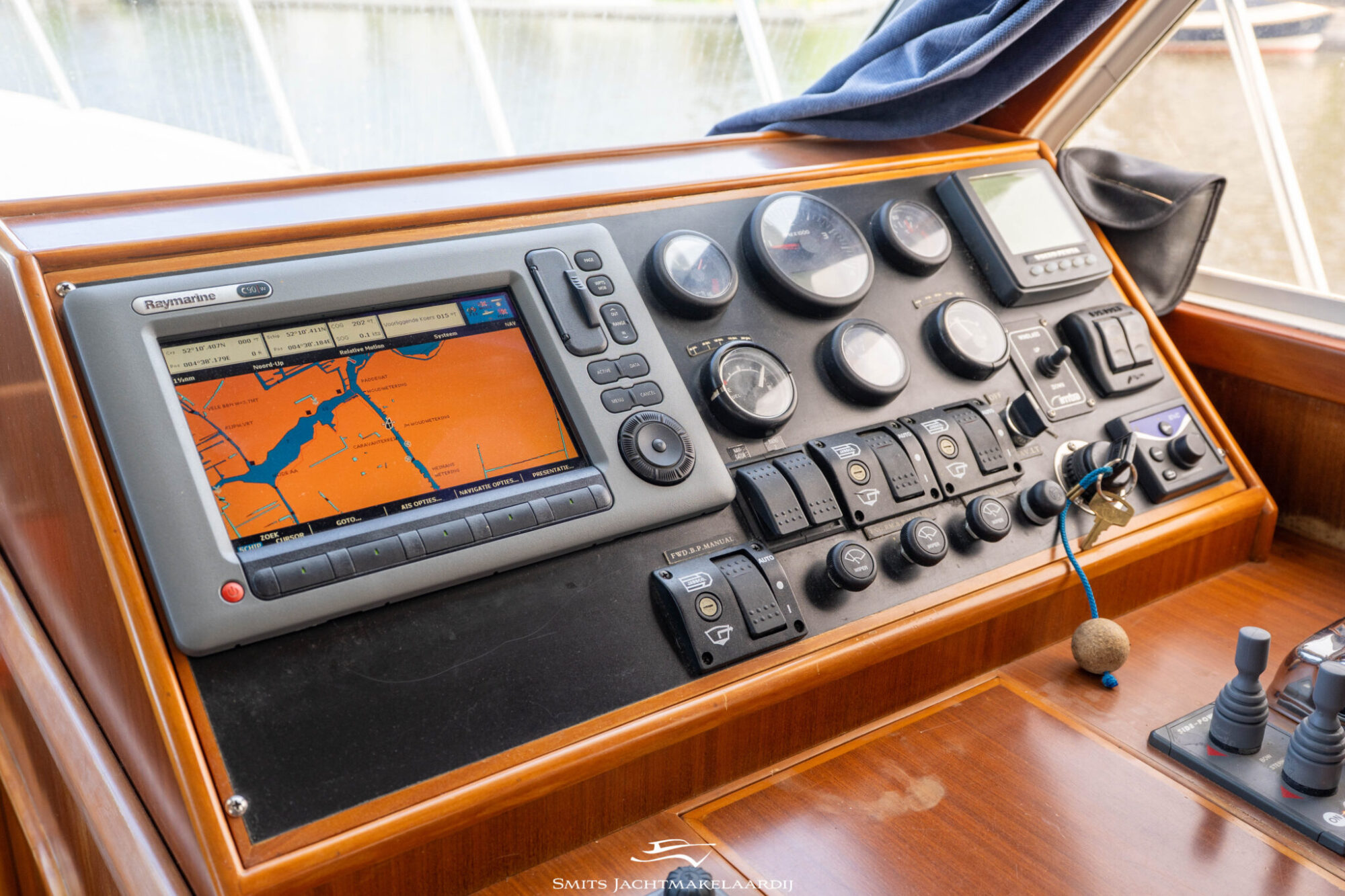Baltic Trawler 40 Flybridge 2008 – Massief kersen interieur - Foto 17