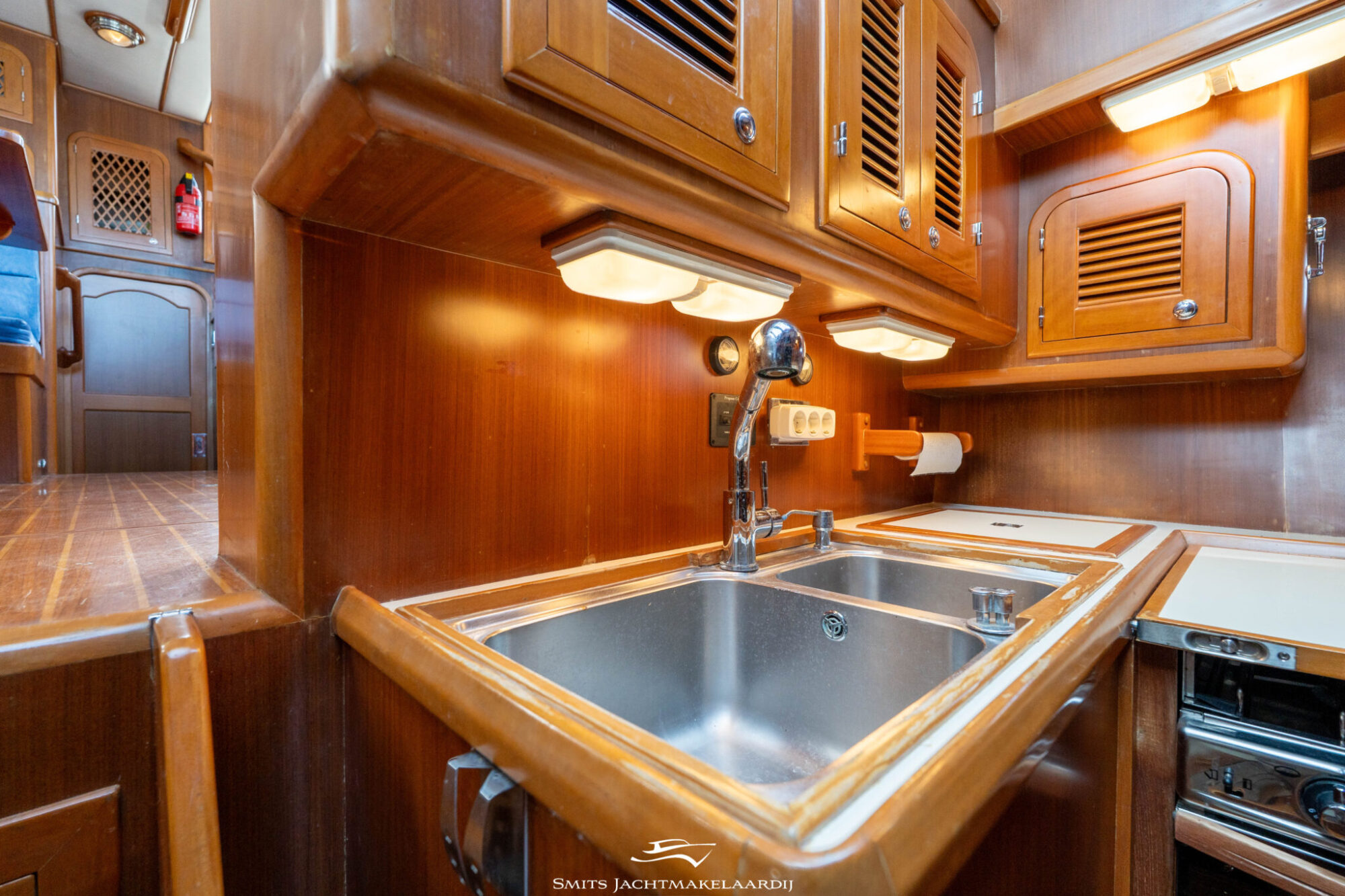 Baltic Trawler 40 Flybridge 2008 – Massief kersen interieur - Foto 23