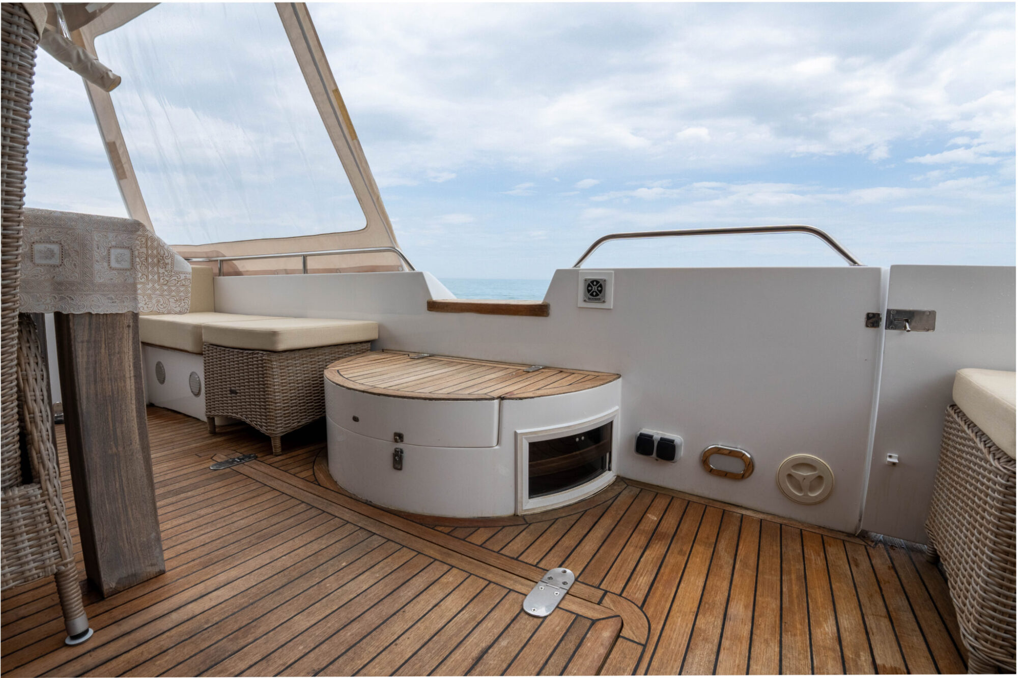 Fairline Squadron 62/65 1992 – volledig liveaboard uitgerust - Foto 18