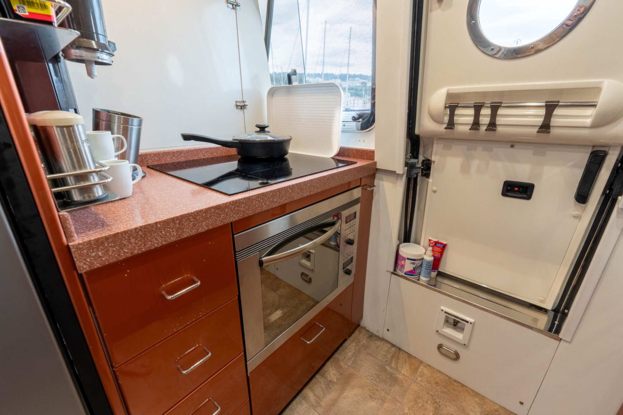 Fairline Squadron 62/65 1992 – volledig liveaboard uitgerust - Foto 19