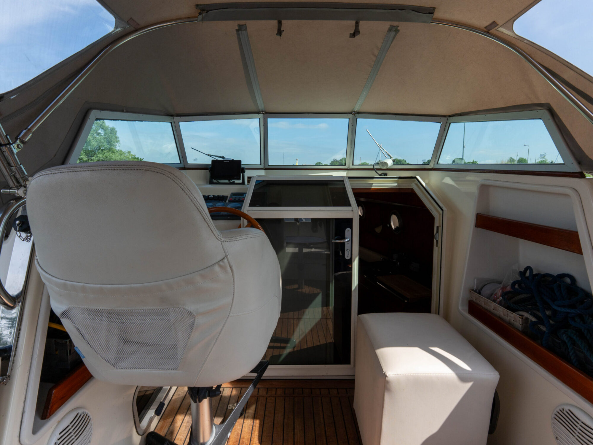 Makma 900 Cabin 2002 – klassieke cabinsloep met teakdekken - Foto 6