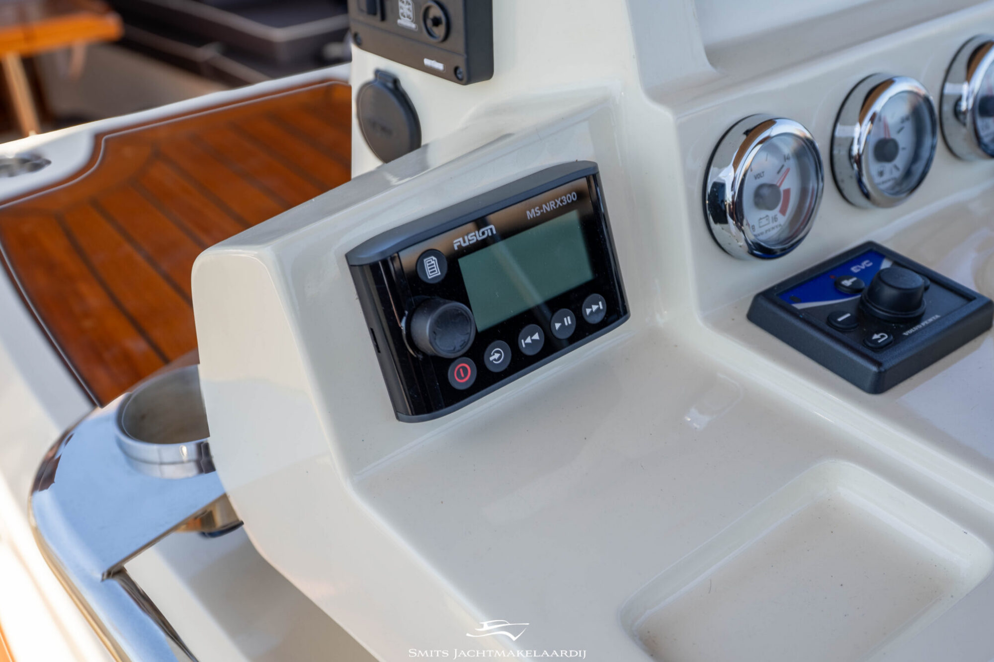 Interboat 7.50 Open 2010 – weekender met cabrio-dak - Foto 8