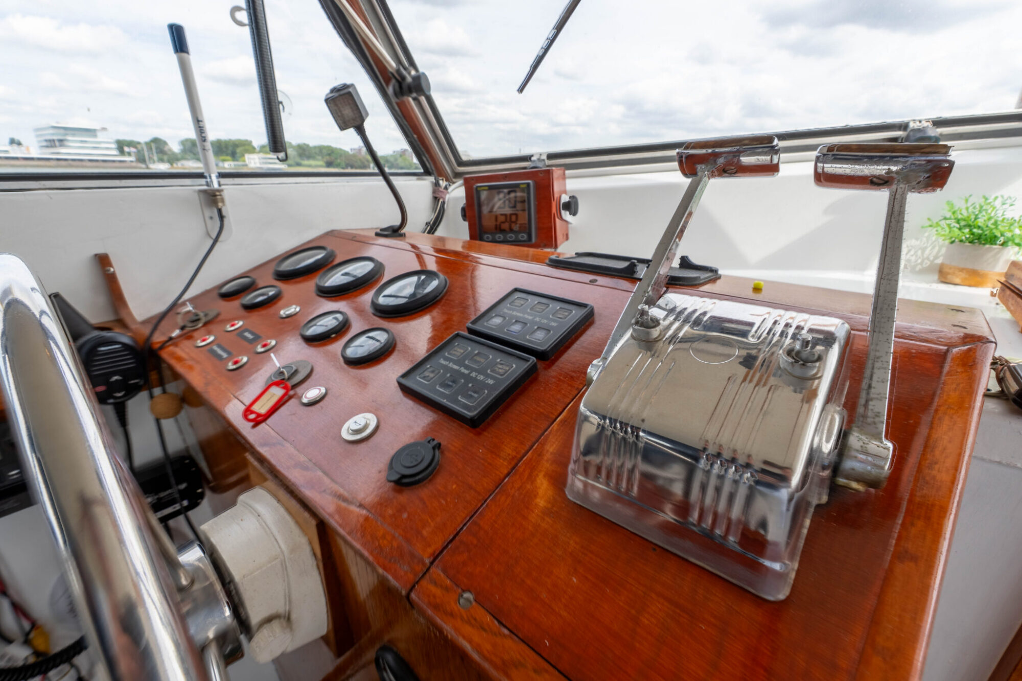 Amerglass 32 Explorer 1973 – dubbelmotorige klassieker - Foto 7