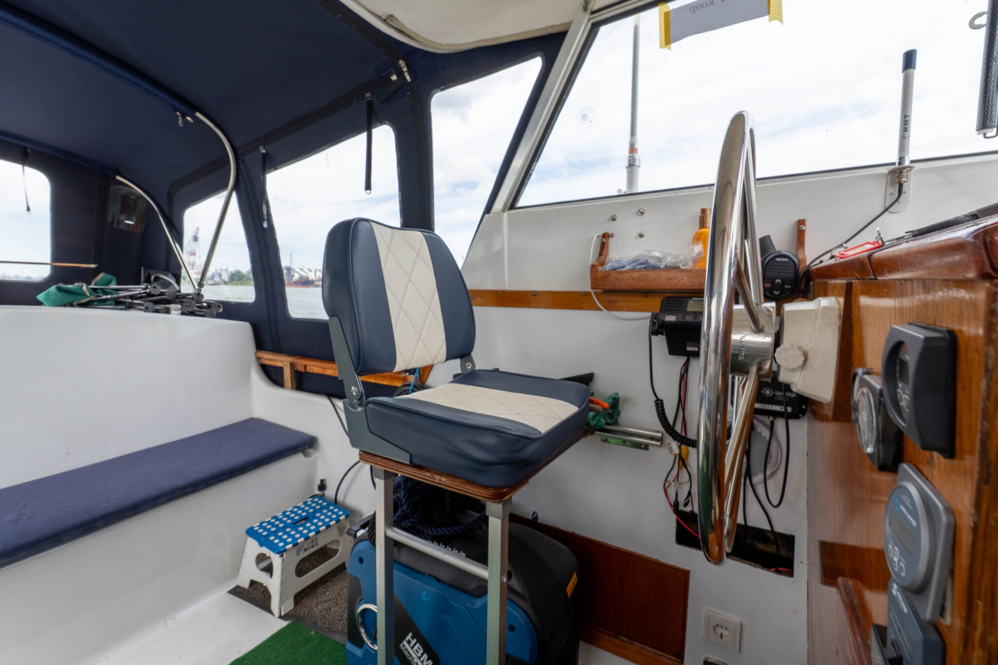 Amerglass 32 Explorer 1973 – dubbelmotorige klassieker - Foto 8