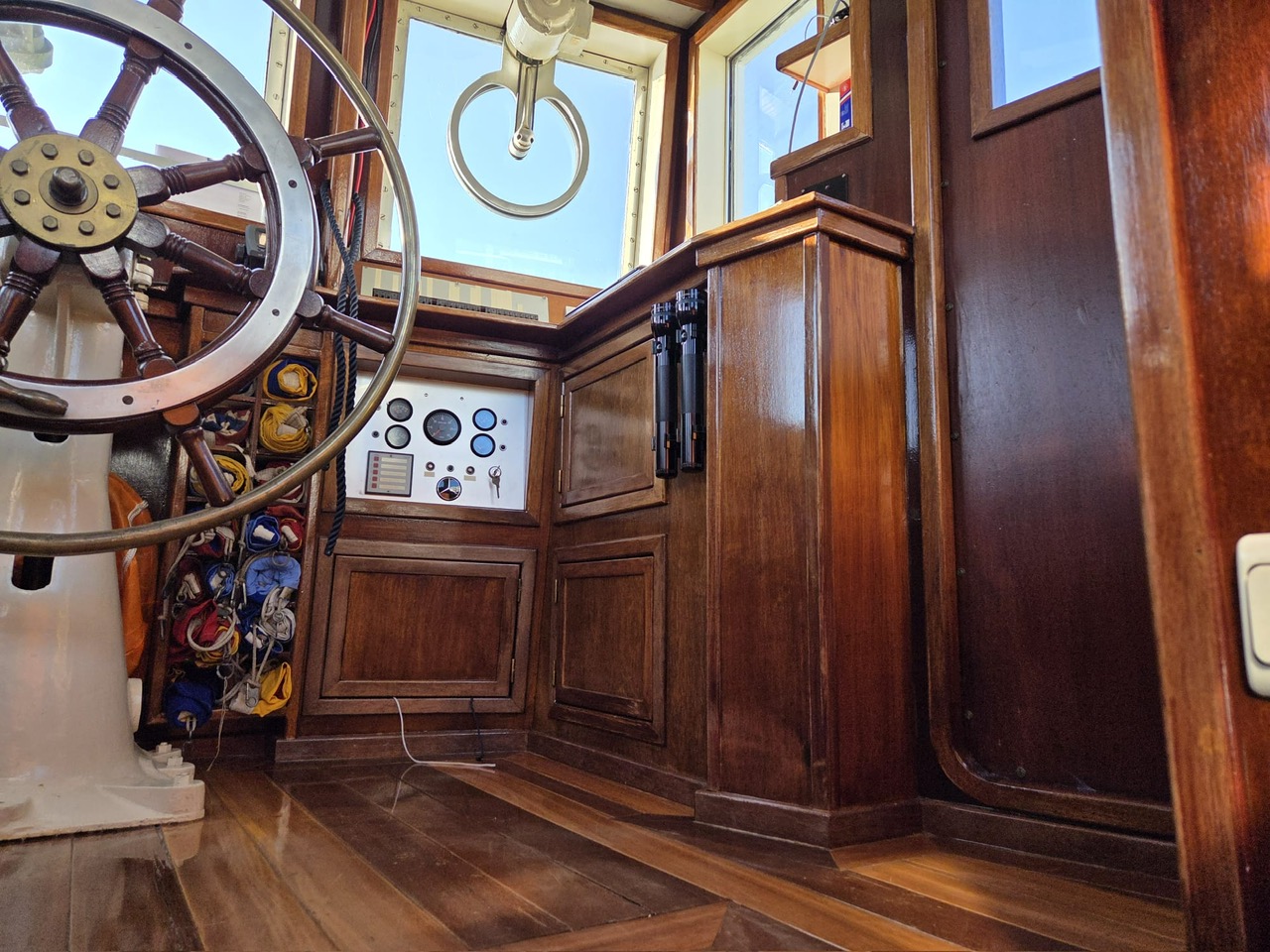 Bugsier Sleper 21.20 1961 – karaktervol woonschip met CVO - Foto 8