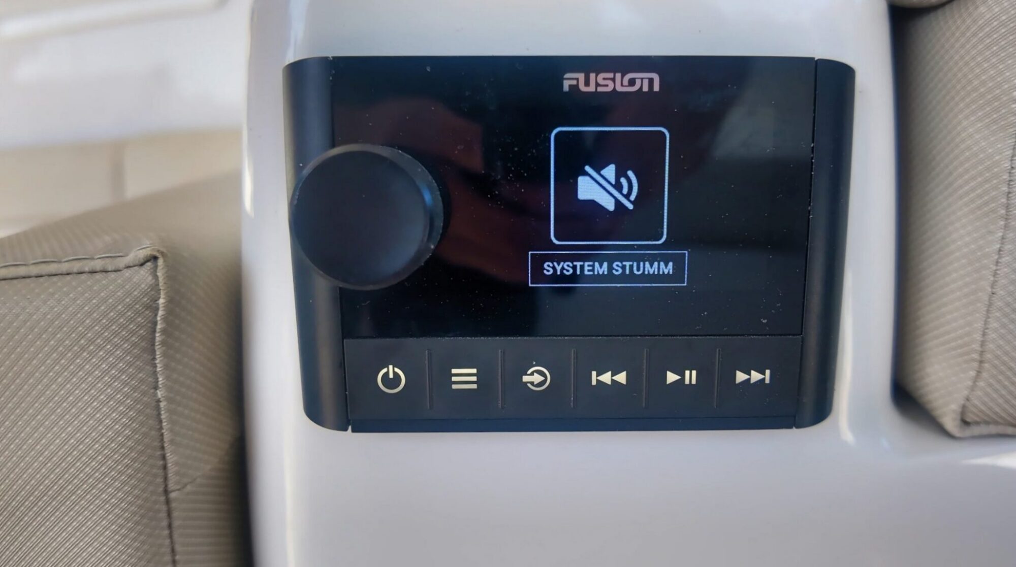 Sealine S335 2022 – dubbel Volvo, joystick, BTW betaald - Foto 15