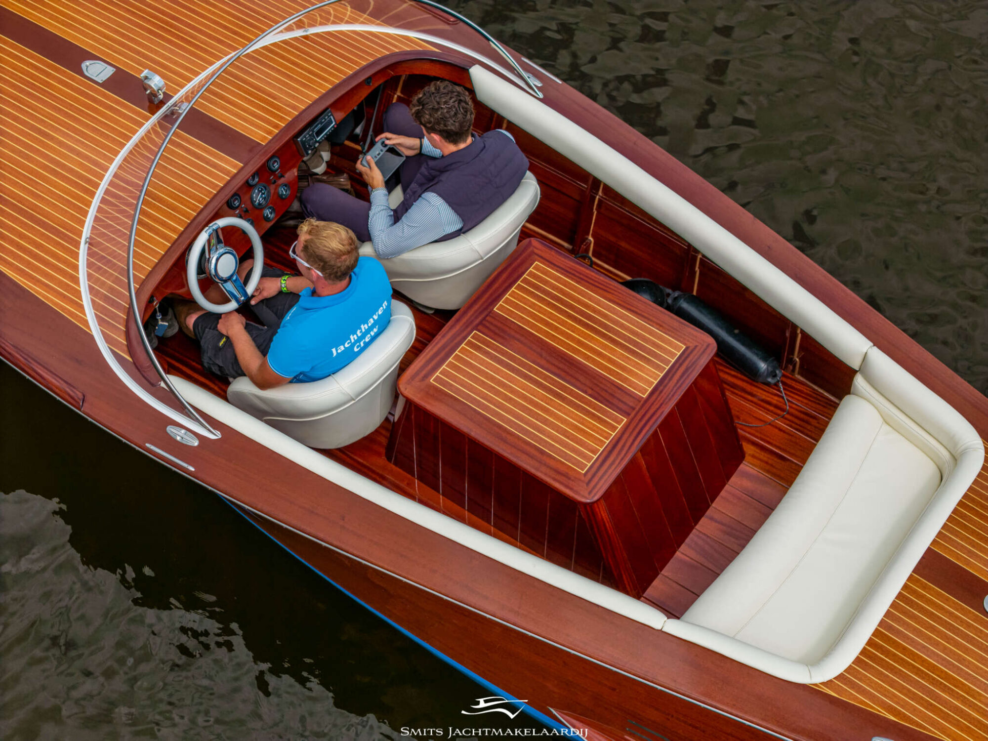 Divank Uscire 635 2010 – Mahonie V8-klassieker - Foto 15