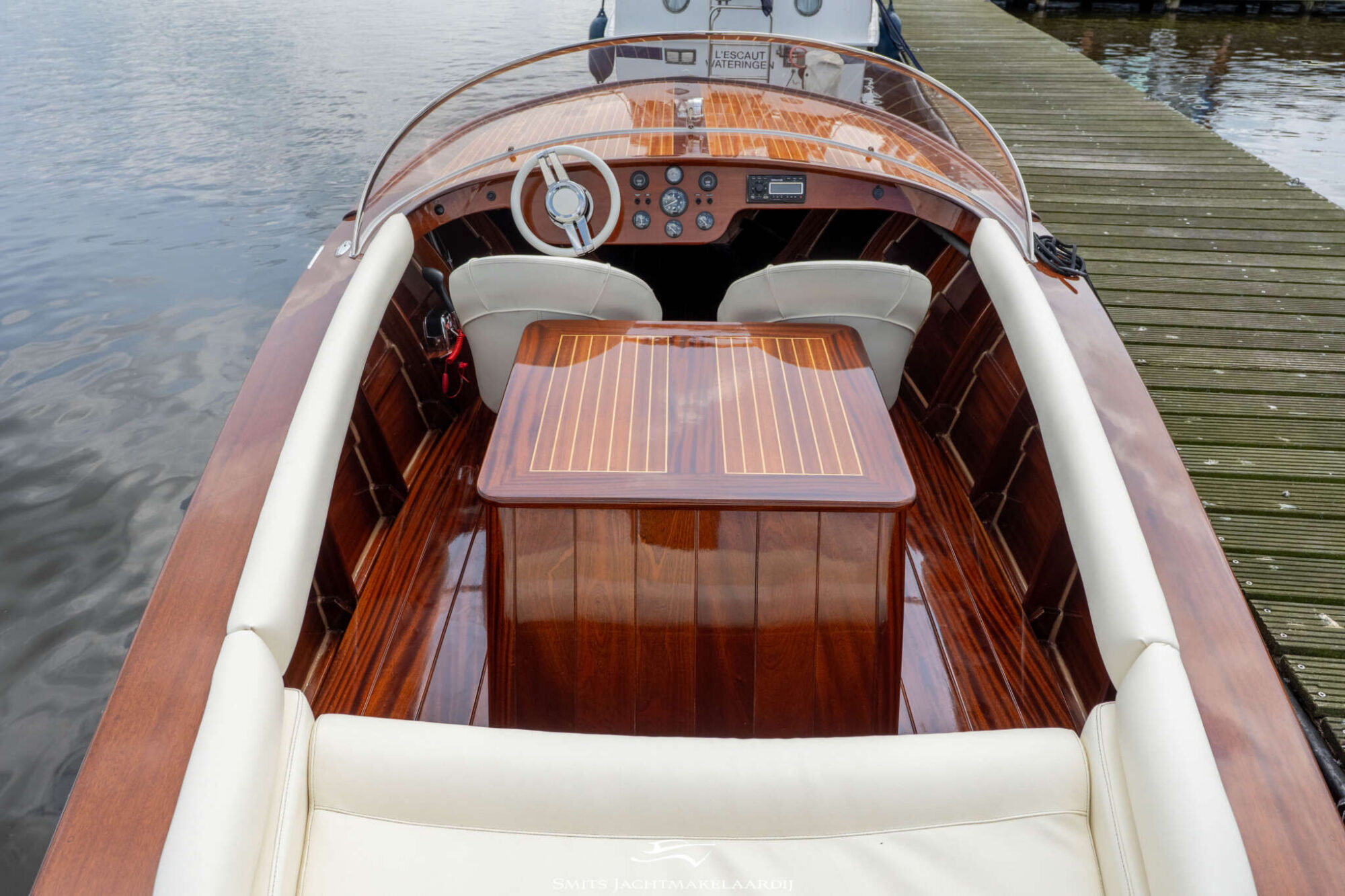 Divank Uscire 635 2010 – Mahonie V8-klassieker - Foto 18