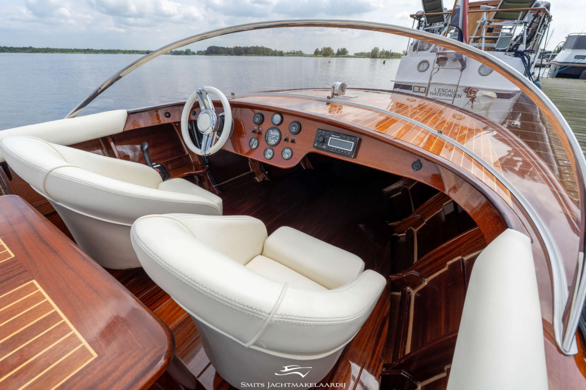 Divank Uscire 635 2010 – Mahonie V8-klassieker - Foto 22