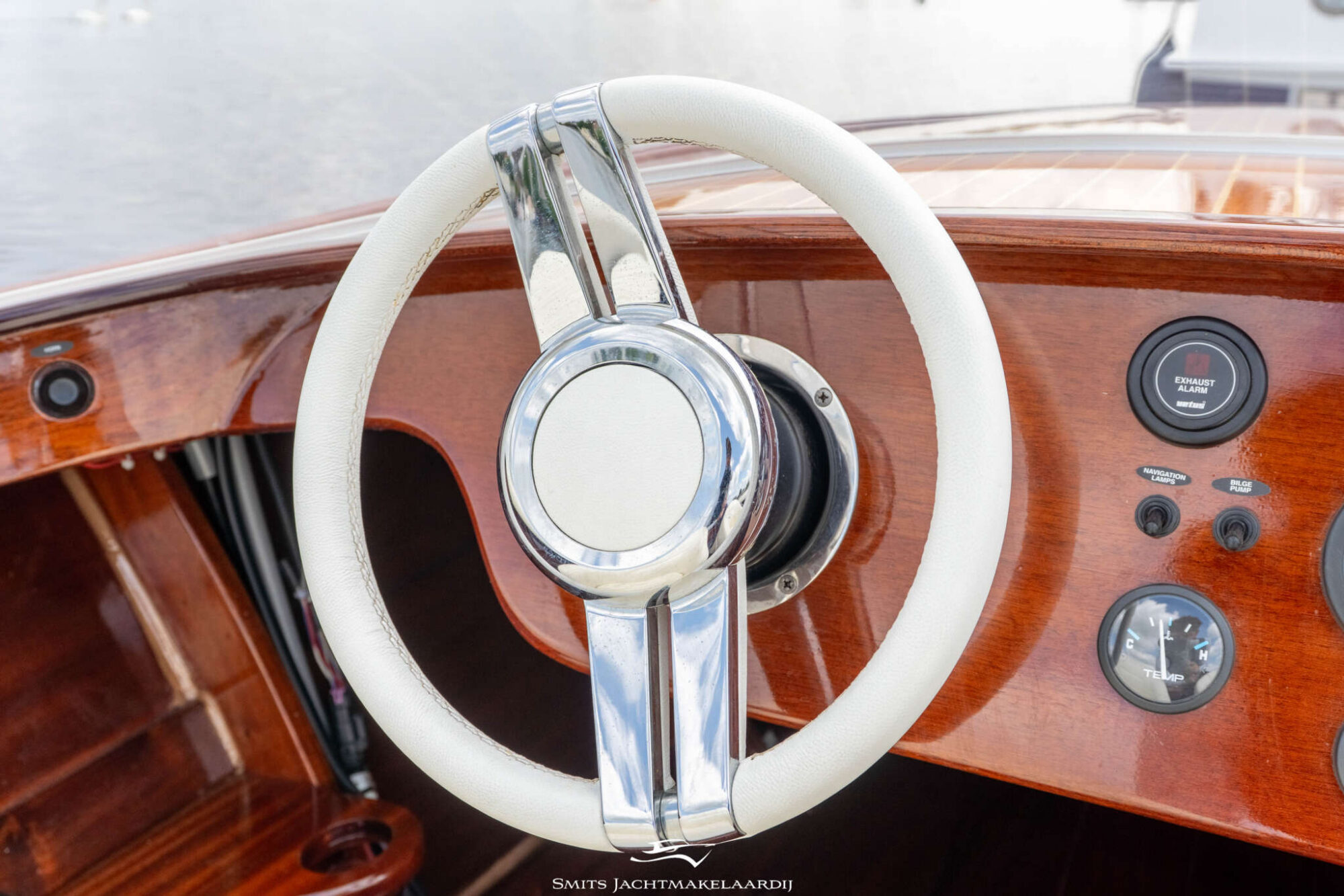 Divank Uscire 635 2010 – Mahonie V8-klassieker - Foto 26