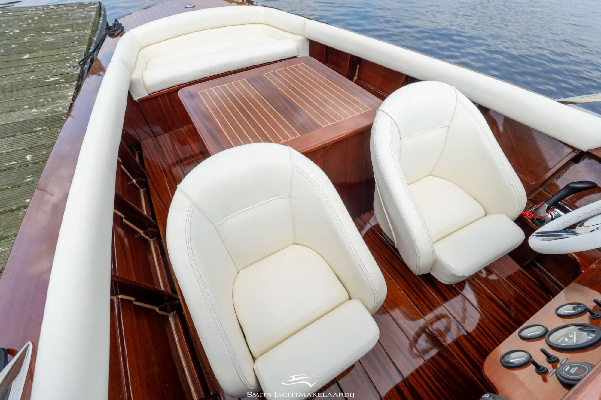 Divank Uscire 635 2010 – Mahonie V8-klassieker - Foto 29