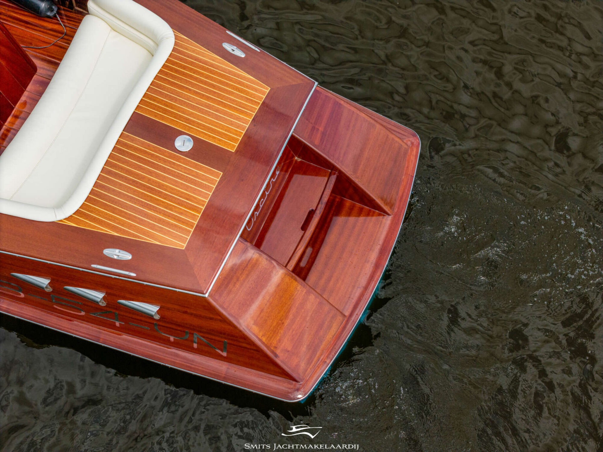 Divank Uscire 635 2010 – Mahonie V8-klassieker - Foto 4