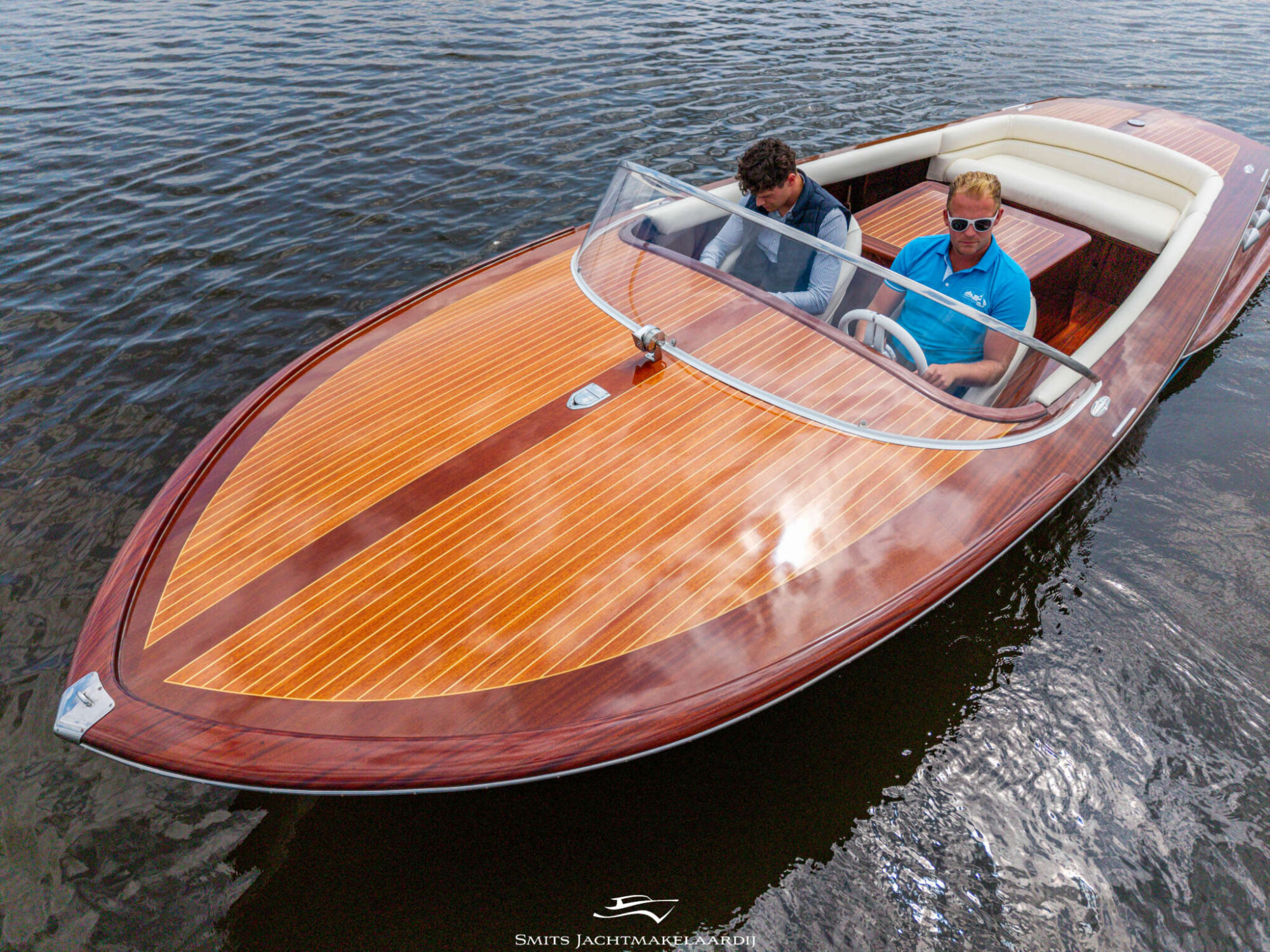 Divank Uscire 635 2010 – Mahonie V8-klassieker - Foto 6