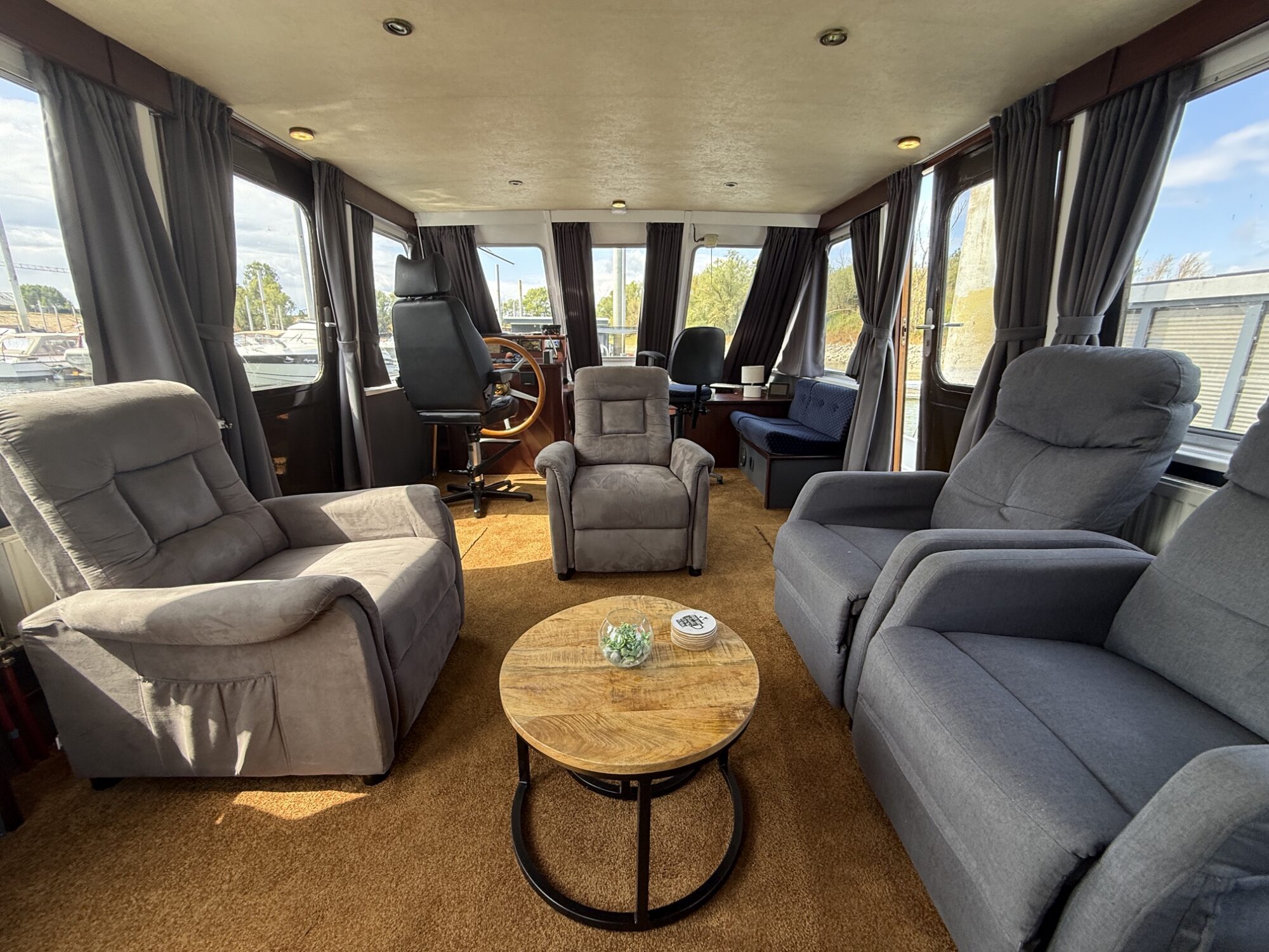 Marhen Kruiser 15.00 AK Cabrio 2004 – Ruim woonschip met mahonie afwerking - Foto 3