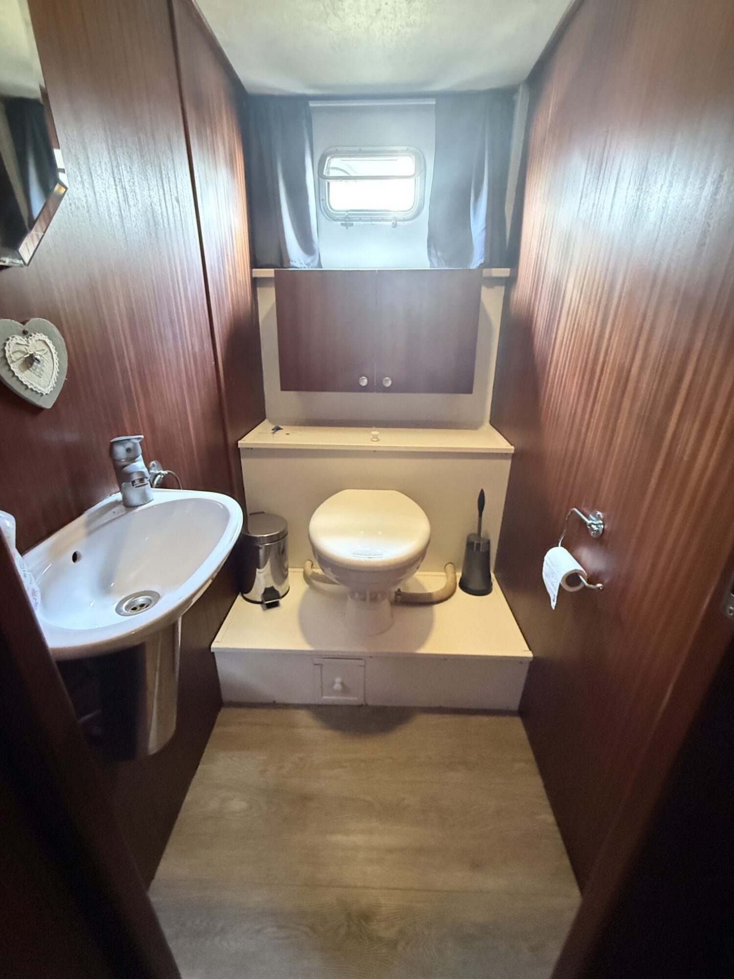 Marhen Kruiser 15.00 AK Cabrio 2004 – Ruim woonschip met mahonie afwerking - Foto 26