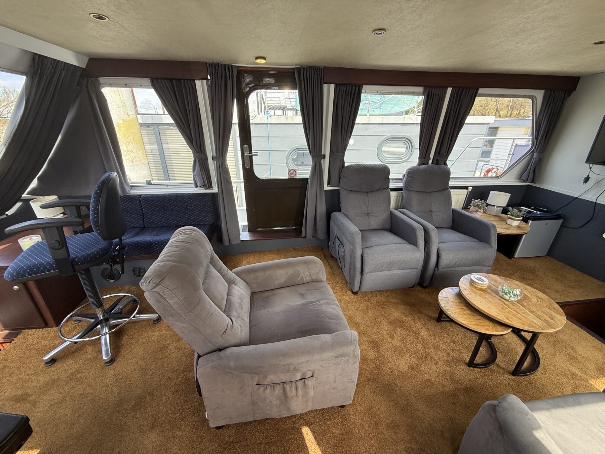 Marhen Kruiser 15.00 AK Cabrio 2004 – Ruim woonschip met mahonie afwerking - Foto 5
