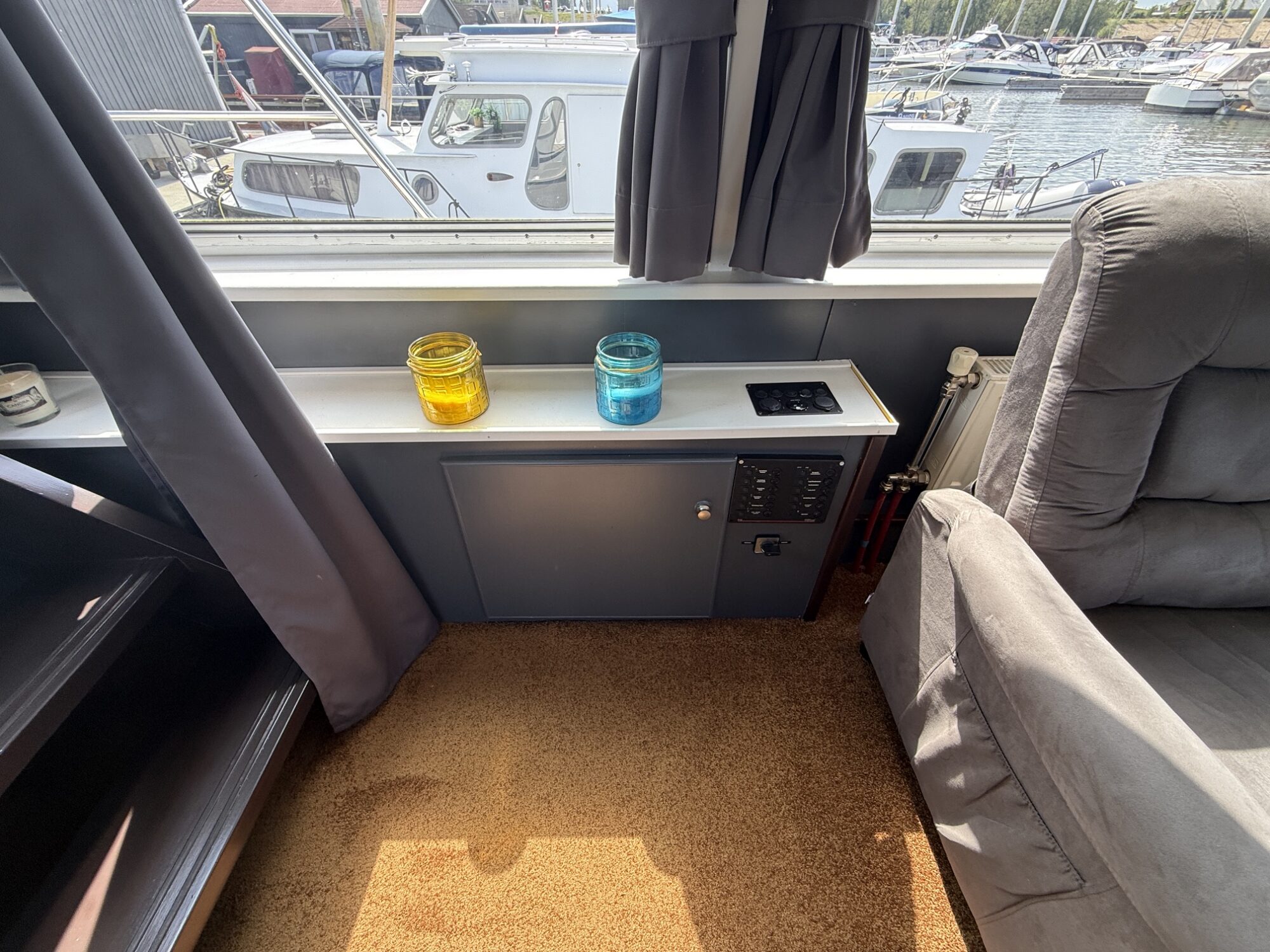 Marhen Kruiser 15.00 AK Cabrio 2004 – Ruim woonschip met mahonie afwerking - Foto 6