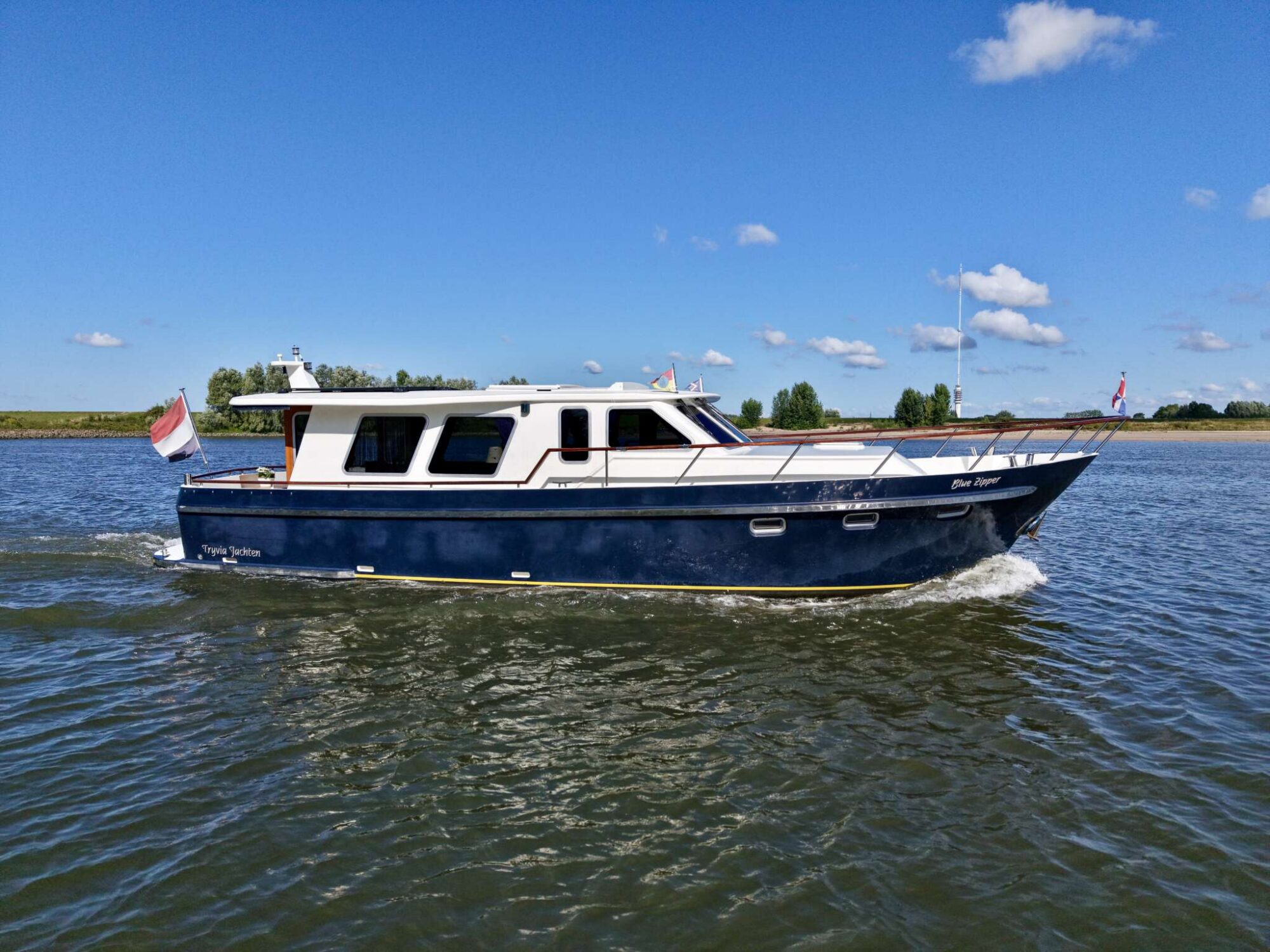 Tryvia (uit 2005, 12.5m)