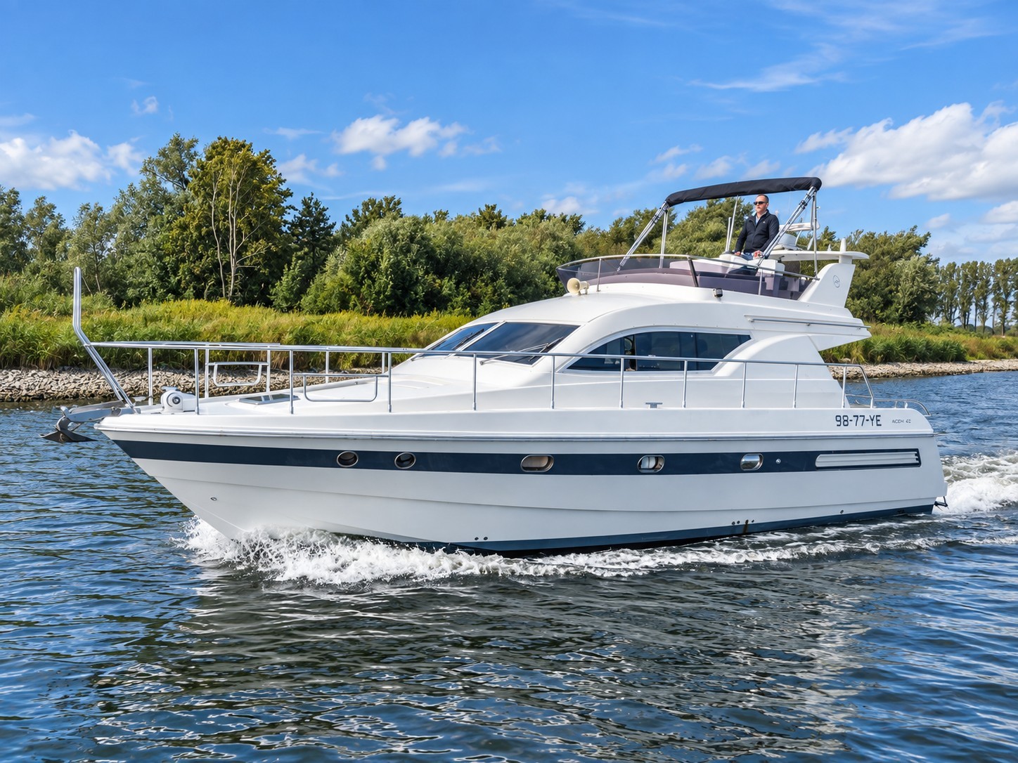 Mochi Craft 43 Flybridge 1995 – sportboot met flybridge