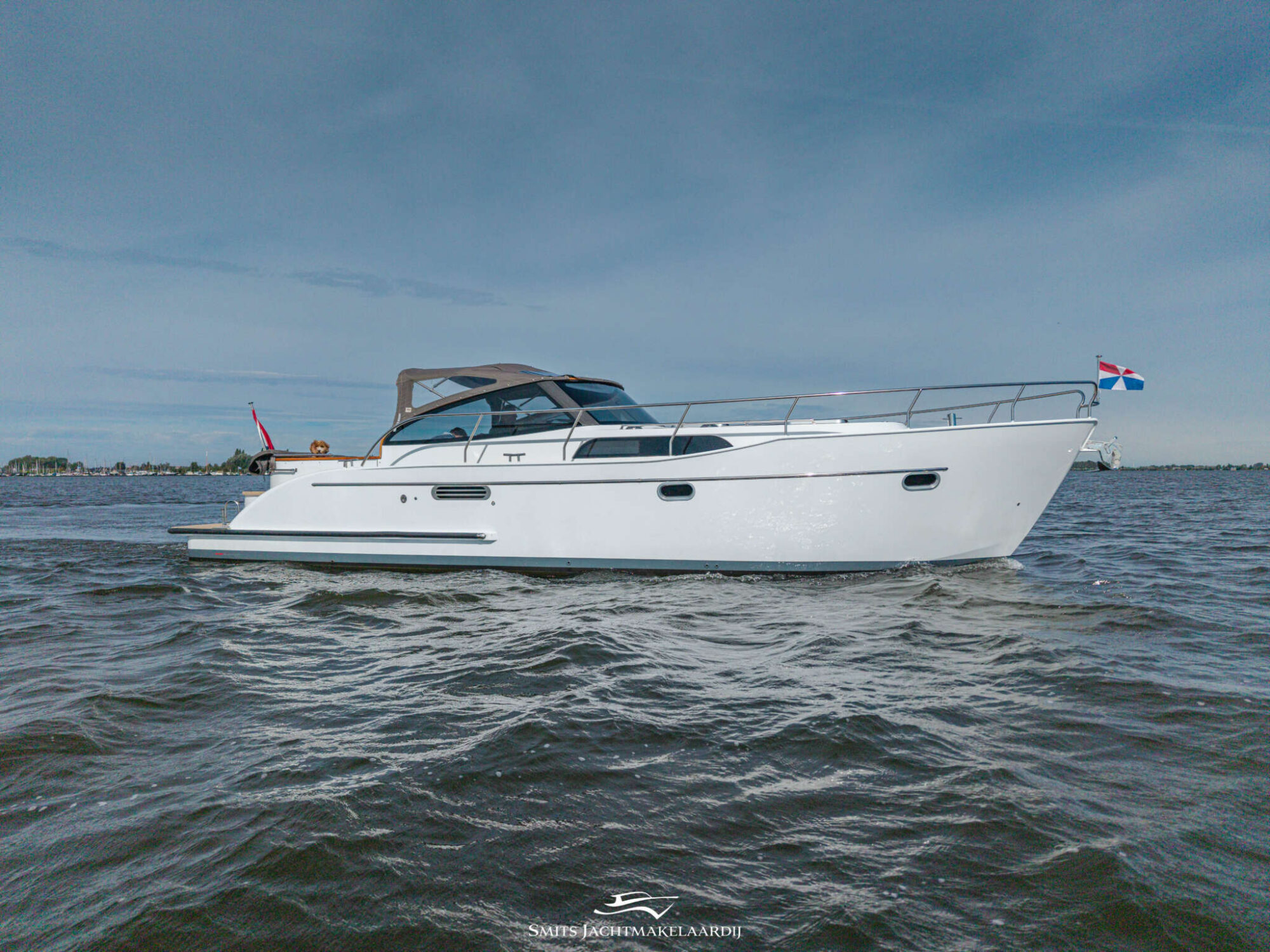 Crown Keyzer C107 Cabrio 2023 – kajuitboot met lage geluidsmotor