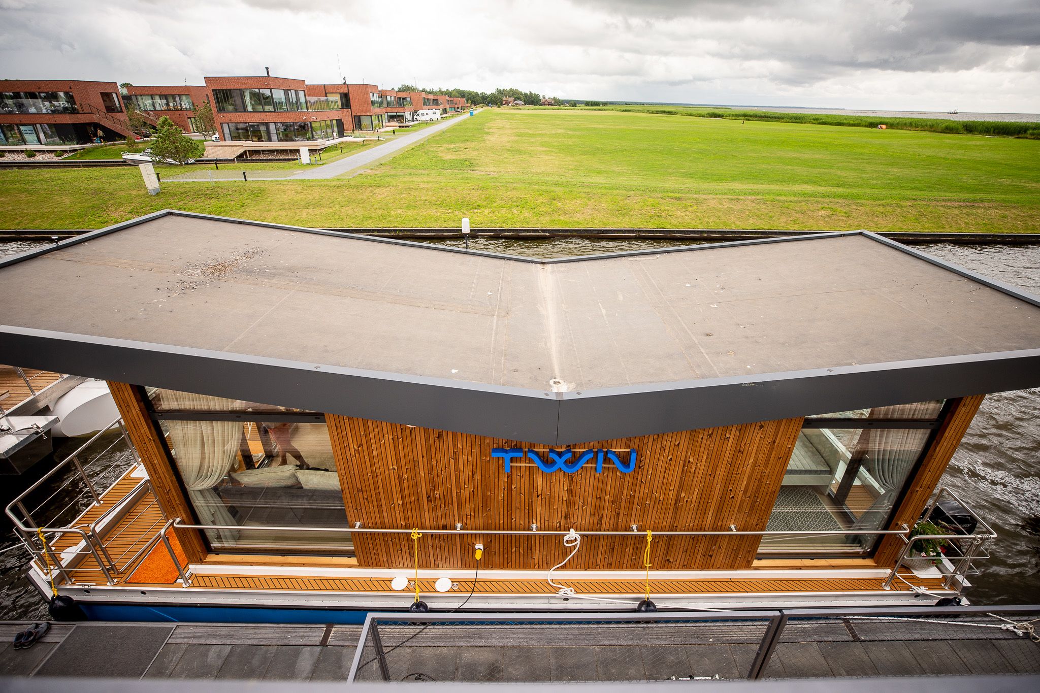 Twin Butterfly Houseboat 2026 – Zelfvarende woonboot nieuwbouw - Foto 3