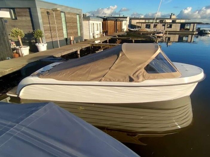Amperaboat 630e 2021 – Elektrische sloep met 8 uur bereik - Foto 6