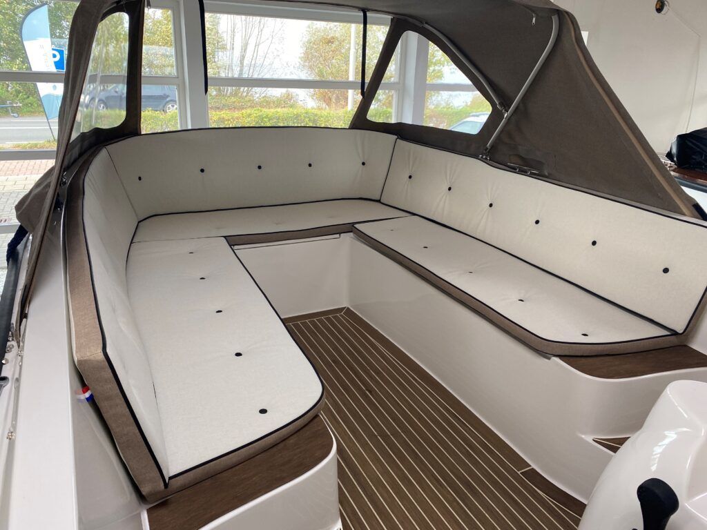 Amperaboat 630e 2021 – Elektrische sloep met 8 uur bereik - Foto 8