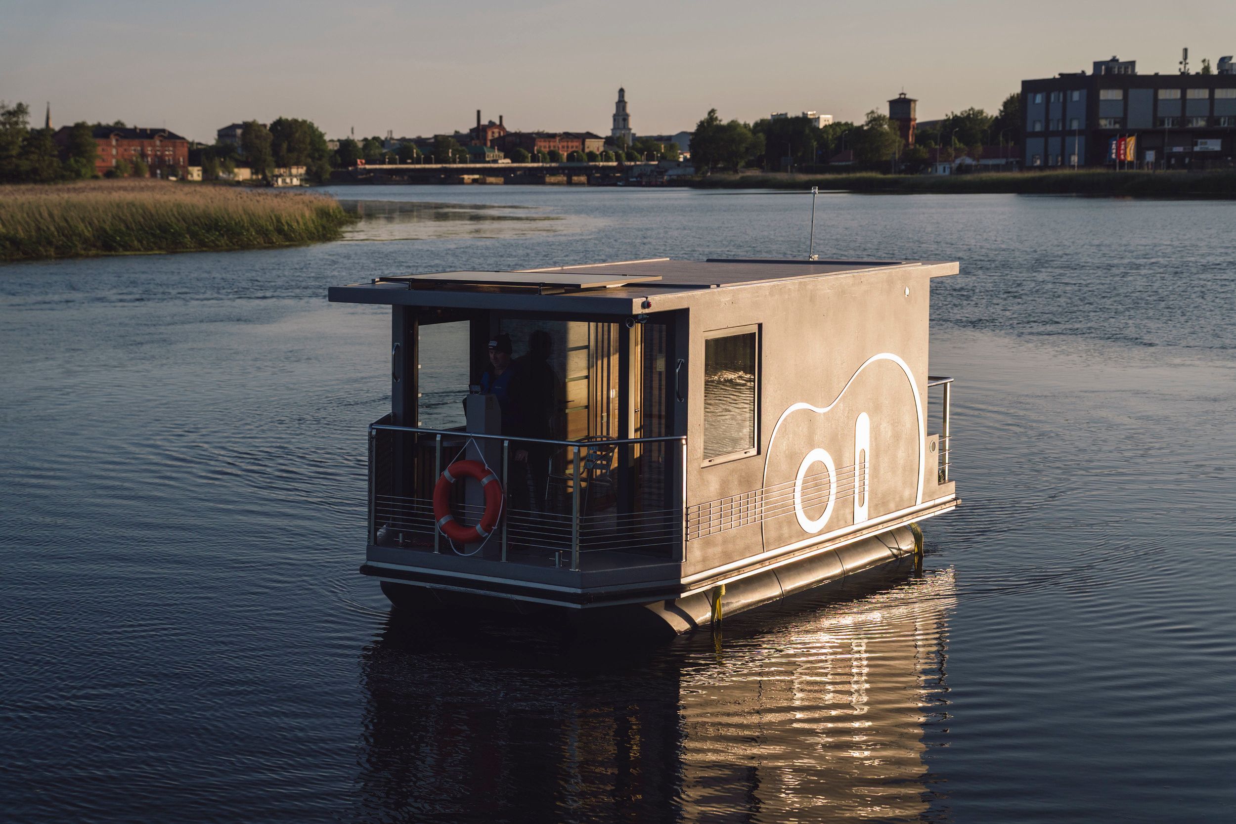 SHB Houseboat GTR 6.3 2025 – Compacte varende woonboot - Foto 1