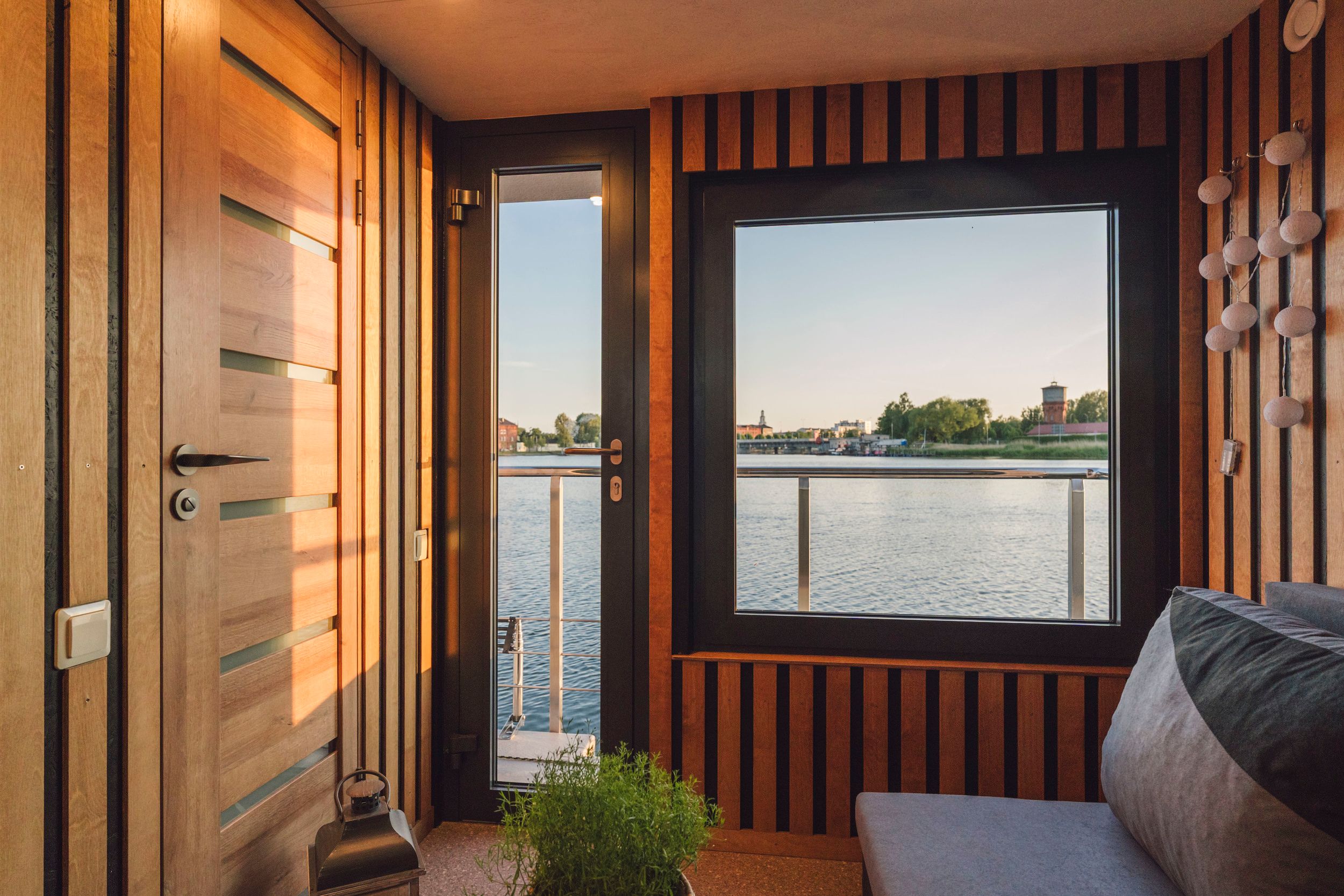 SHB Houseboat GTR 6.3 2025 – Compacte varende woonboot - Foto 8