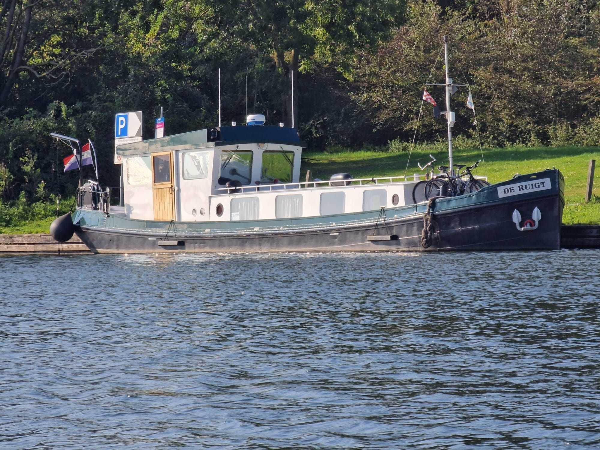 Luxe Motor Ex Beurtschip 1902 – Historisch woonschip met charme