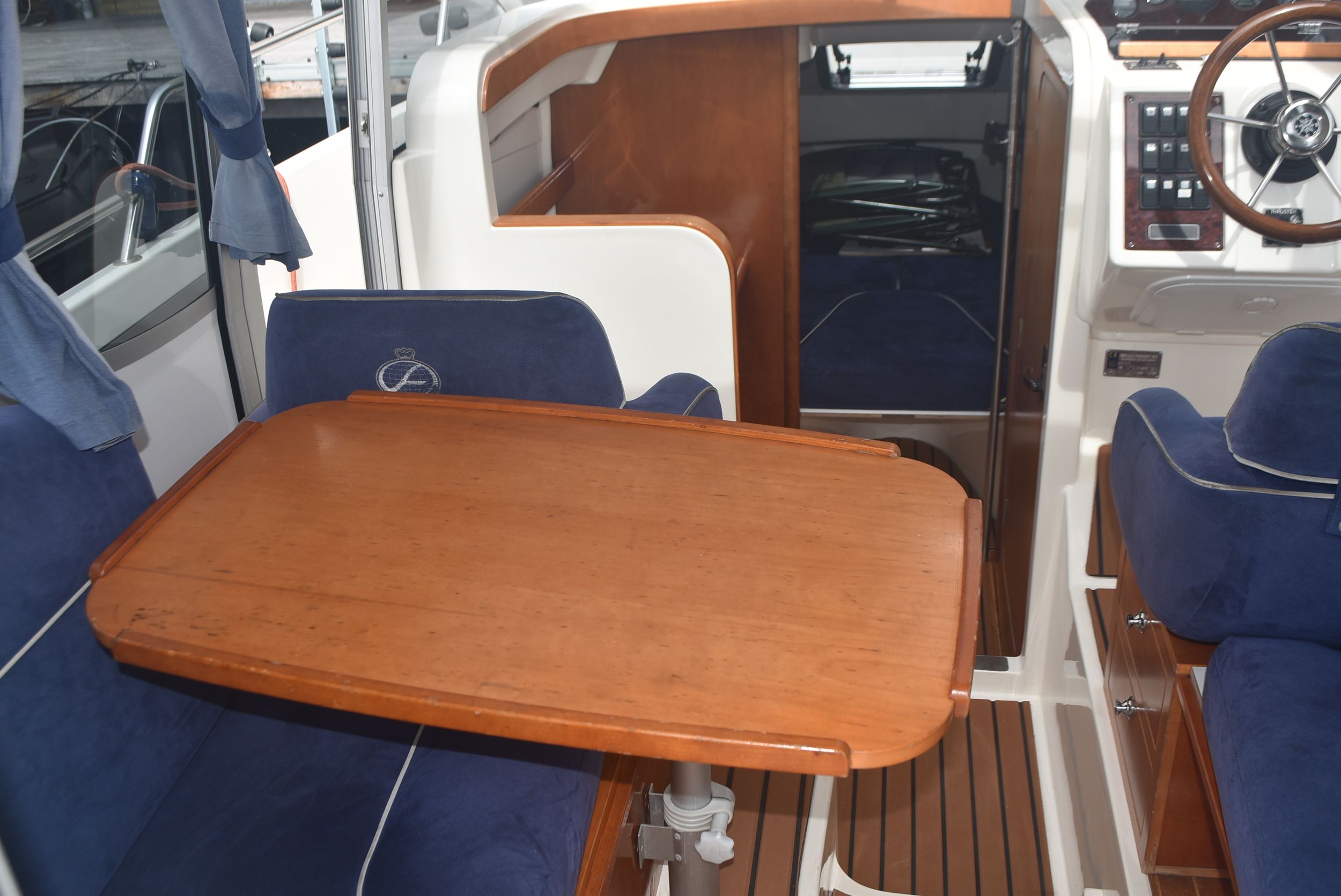 Aquador 25C 2004 – Finse sportieve daycruiser met 170 pk - Foto 15