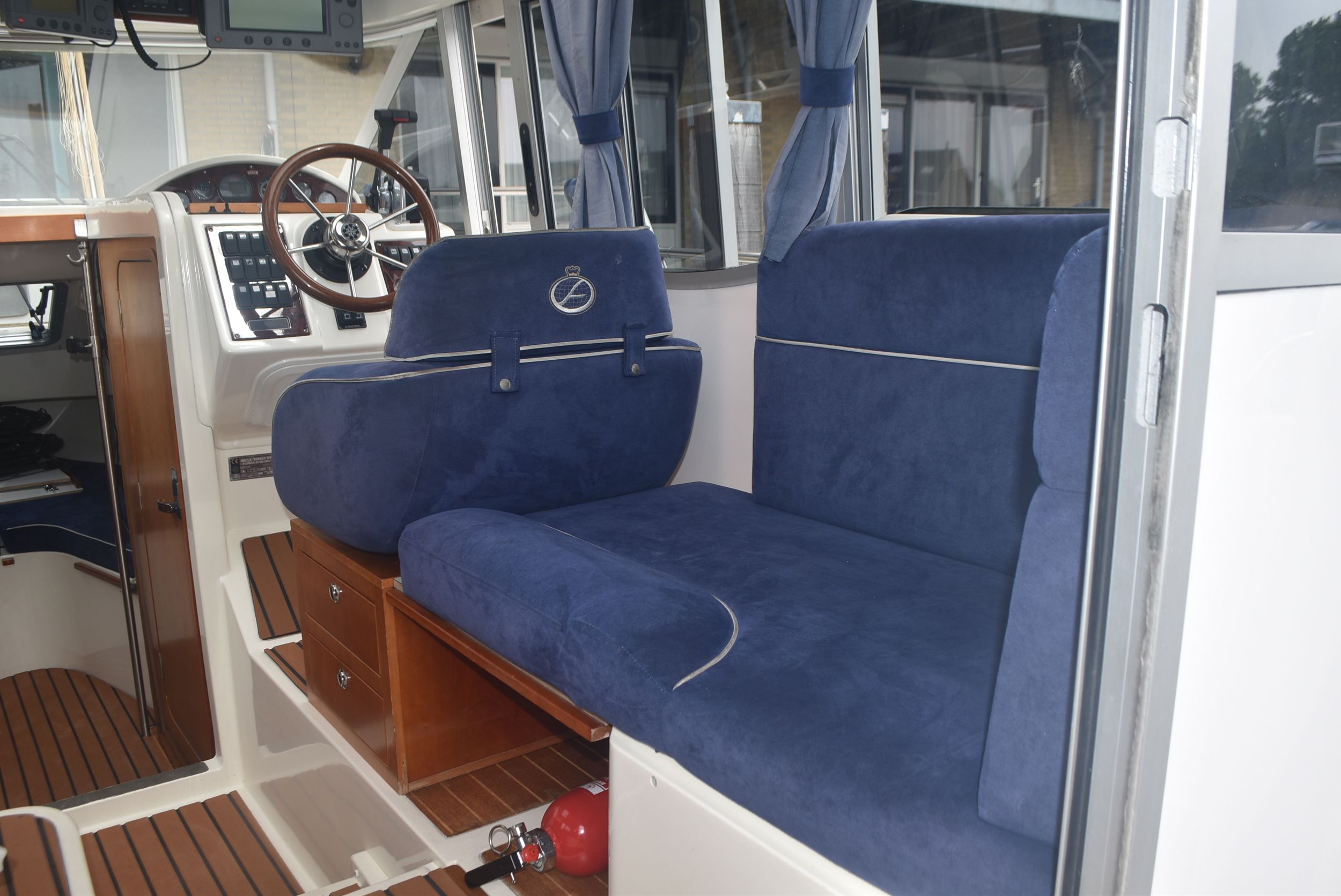 Aquador 25C 2004 – Finse sportieve daycruiser met 170 pk - Foto 19