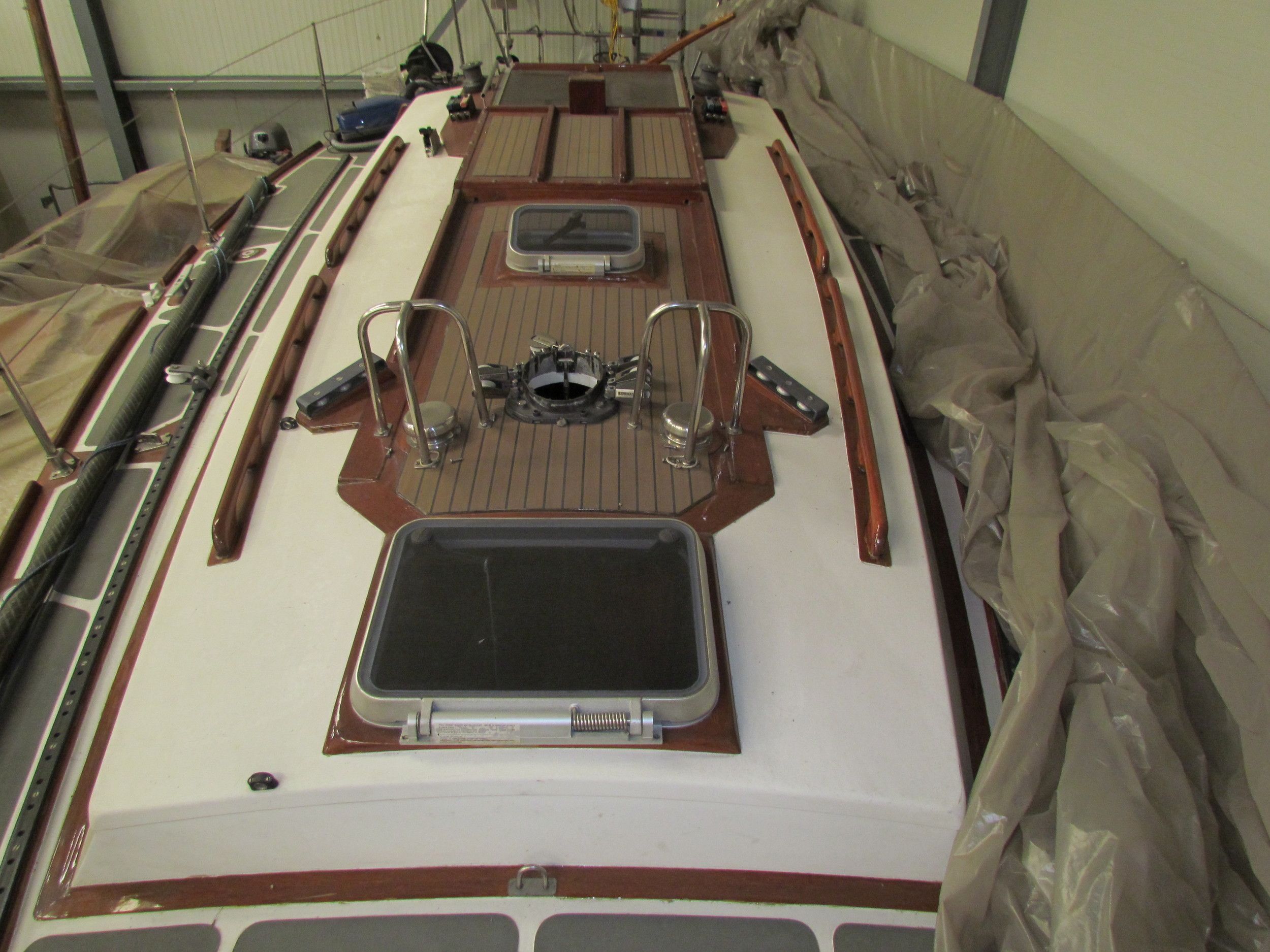 Waarschip 900+ 1986 – Houten zeiljacht met volledige stahoogte - Foto 25