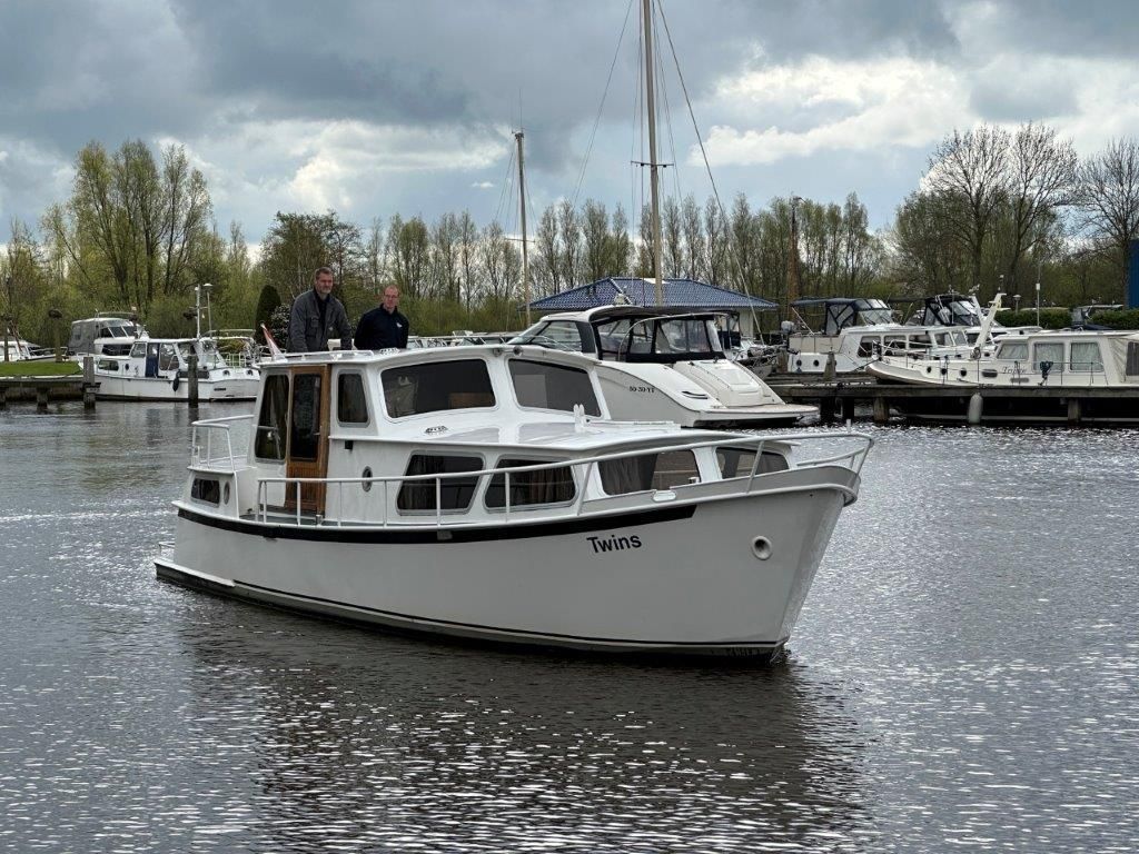 Debo Kruiser 10.50 AK 1982 – Stalen motor yacht met 6 slaapplaatsen