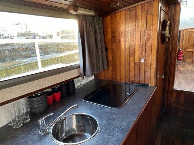 Debo Kruiser 10.50 AK 1982 – Stalen motor yacht met 6 slaapplaatsen - Foto 5