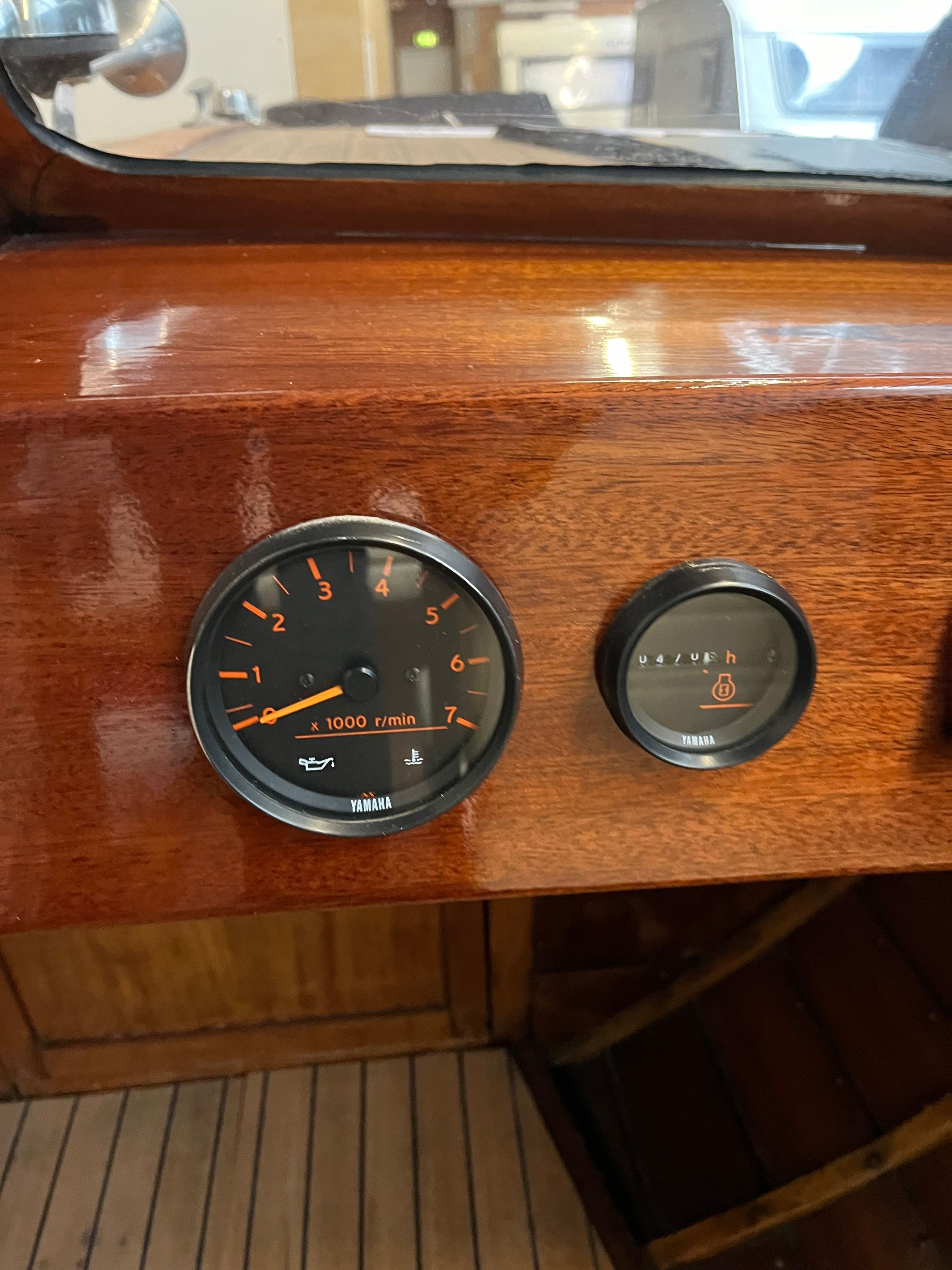 Flying Finn 5.25 1960 – Klassiek houten motorbootje met trailer - Foto 17