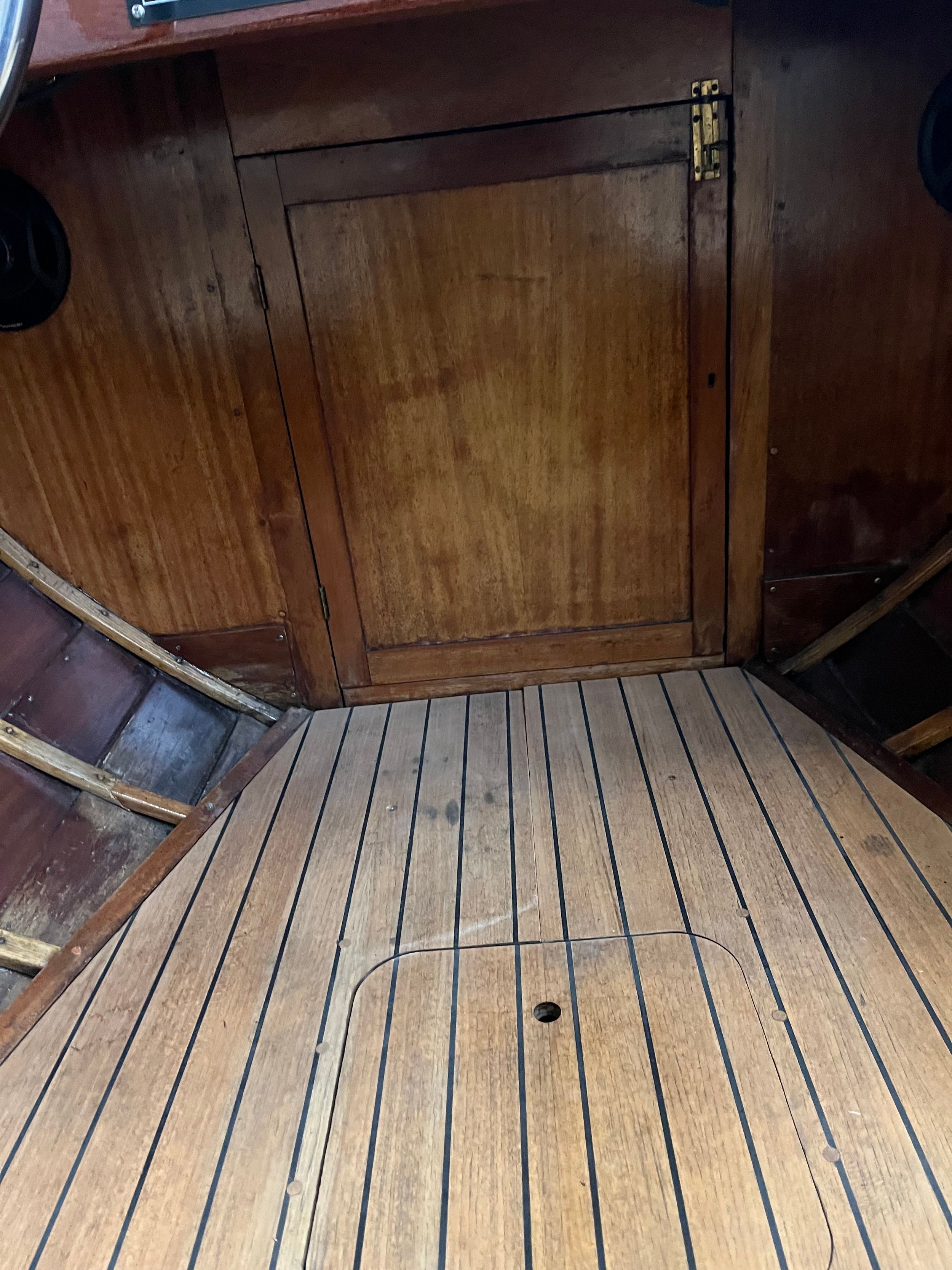 Flying Finn 5.25 1960 – Klassiek houten motorbootje met trailer - Foto 19