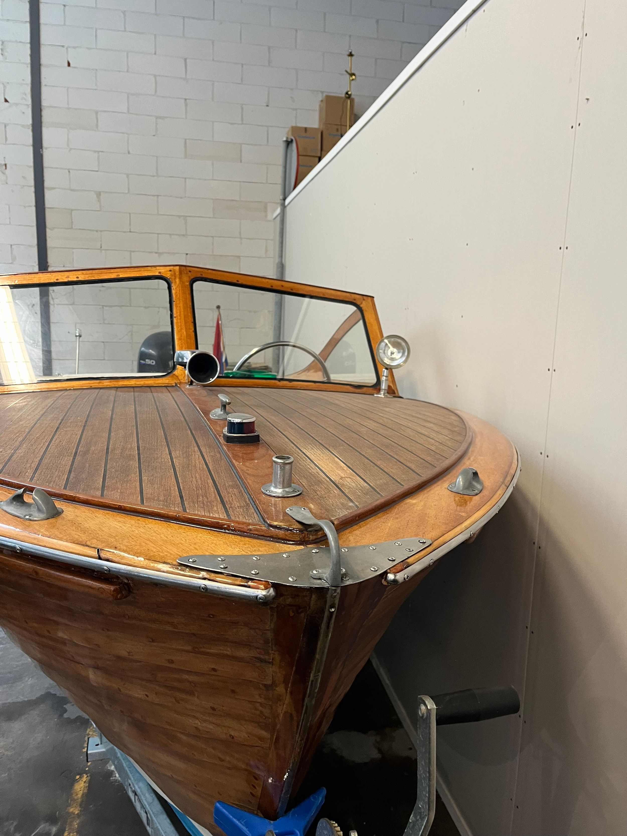 Flying Finn 5.25 1960 – Klassiek houten motorbootje met trailer - Foto 3