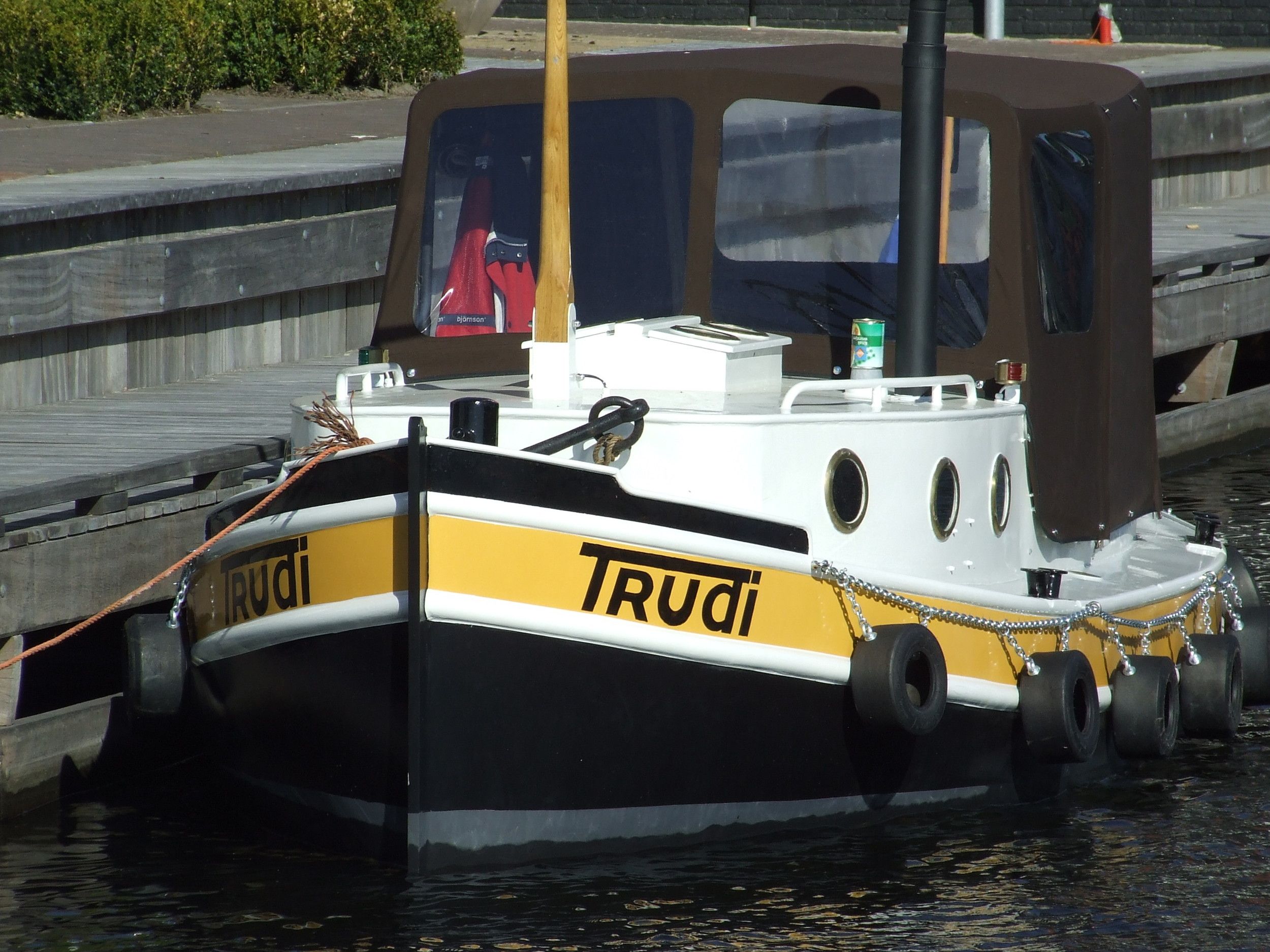 Opduwer 6.00 2010 – Stalen motorboot met Lombardini diesel