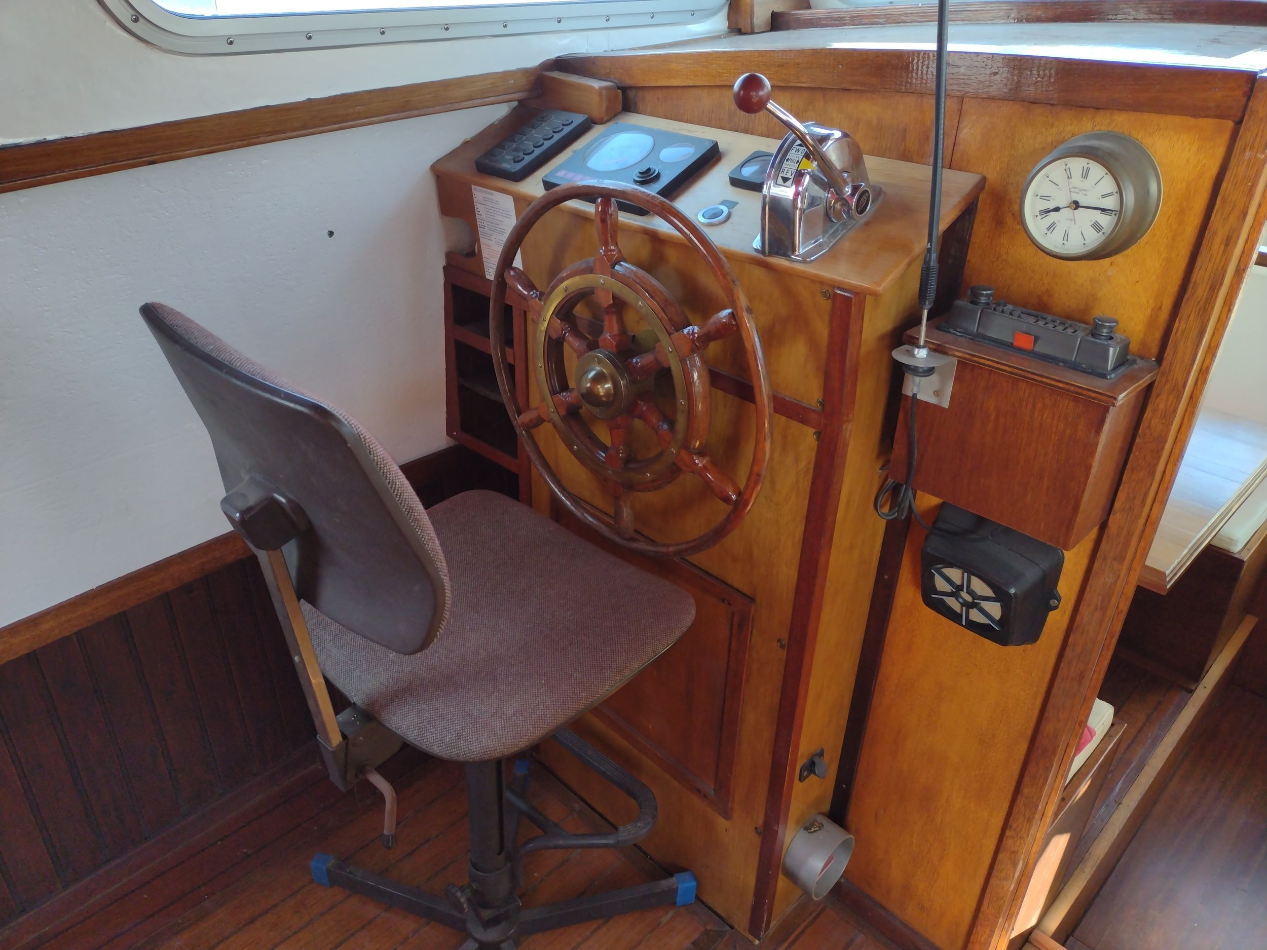 Boornkruiser 880 OK/AK 1982 – stalen motorkruiser met 4 hutten - Foto 29