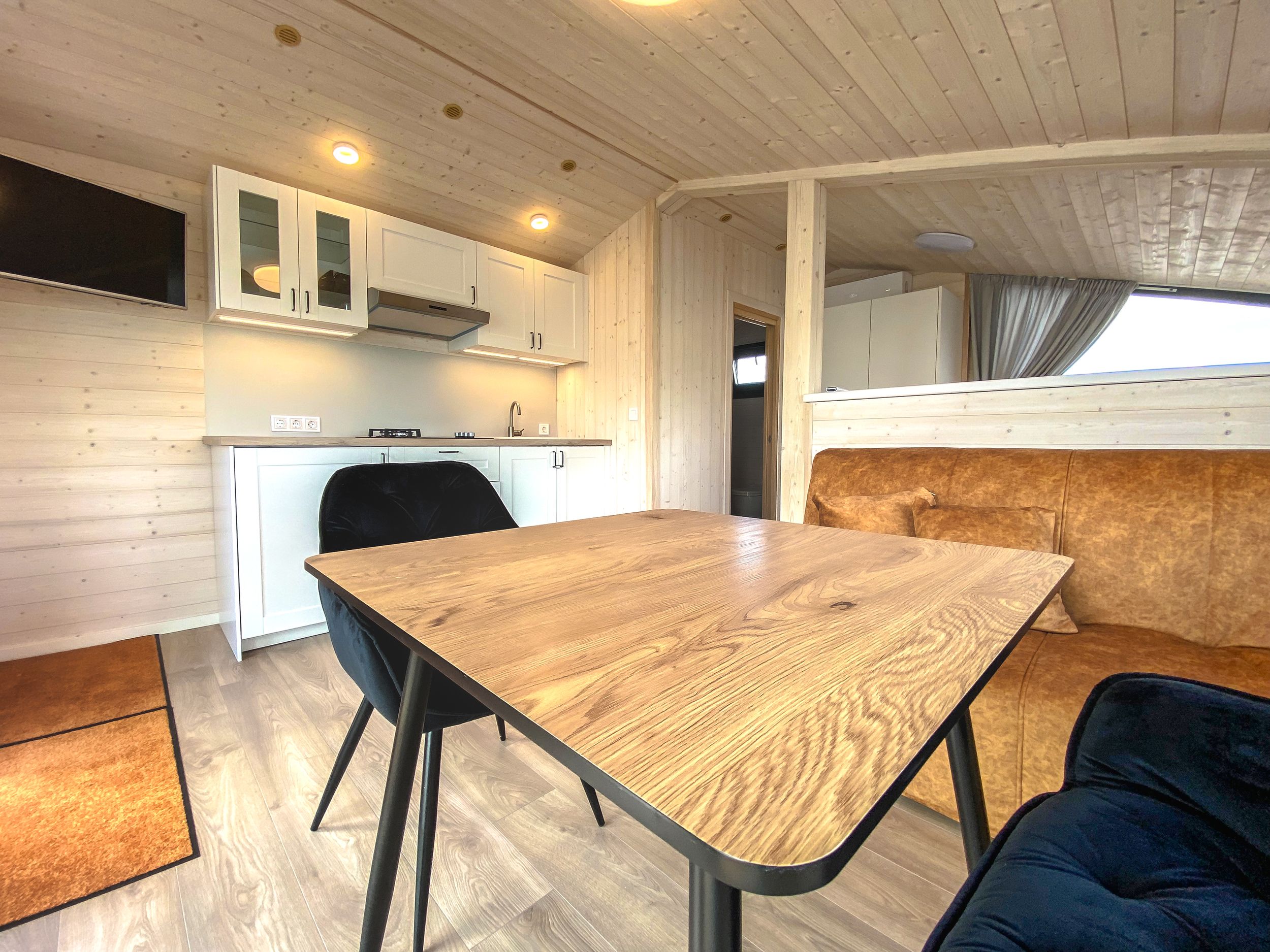 Twin M-Cabin Houseboat 2026 – Nieuwbouw woonboot met catamaran-drijvers - Foto 19